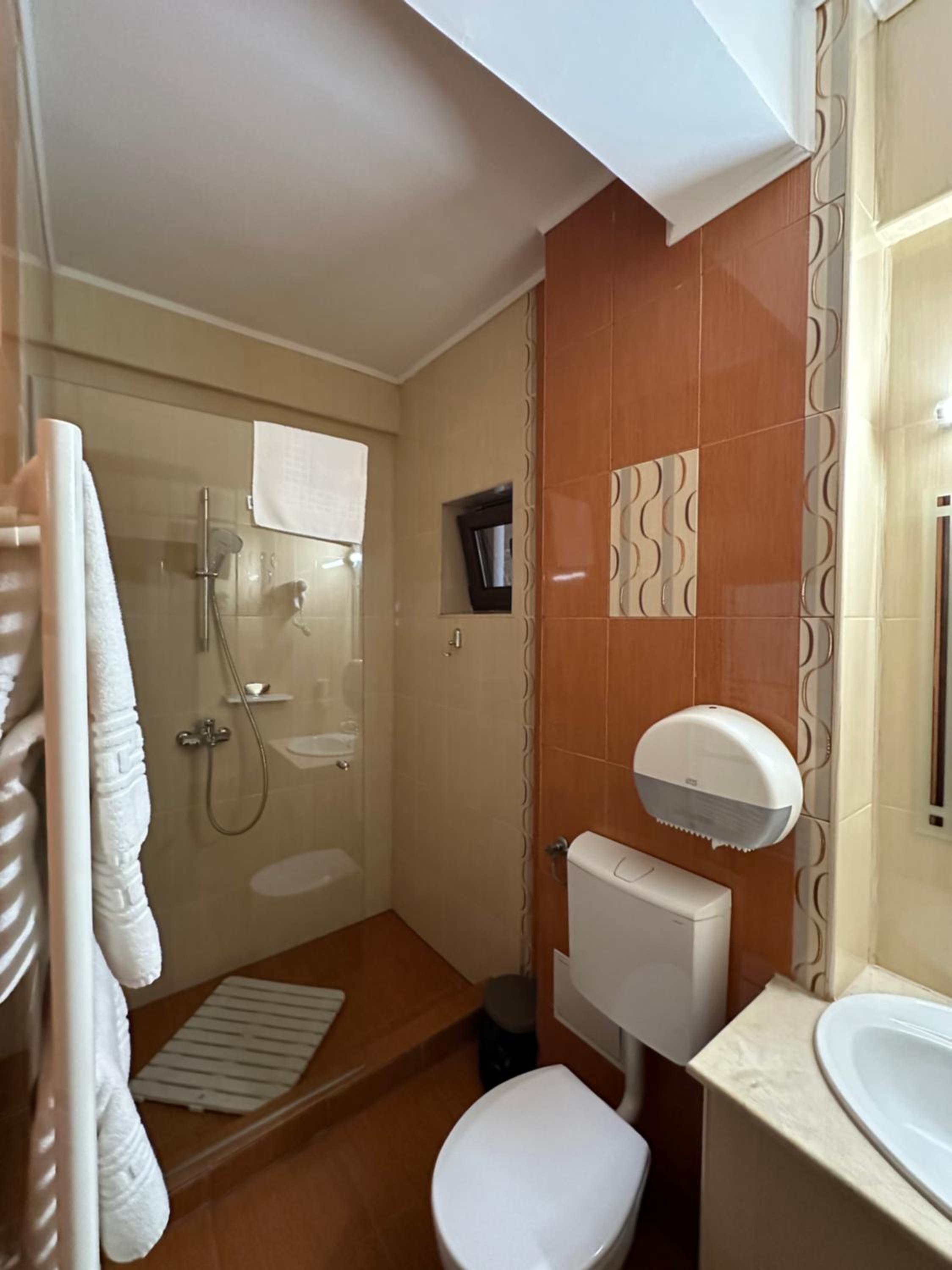 Double or Twin Room - Photo 16