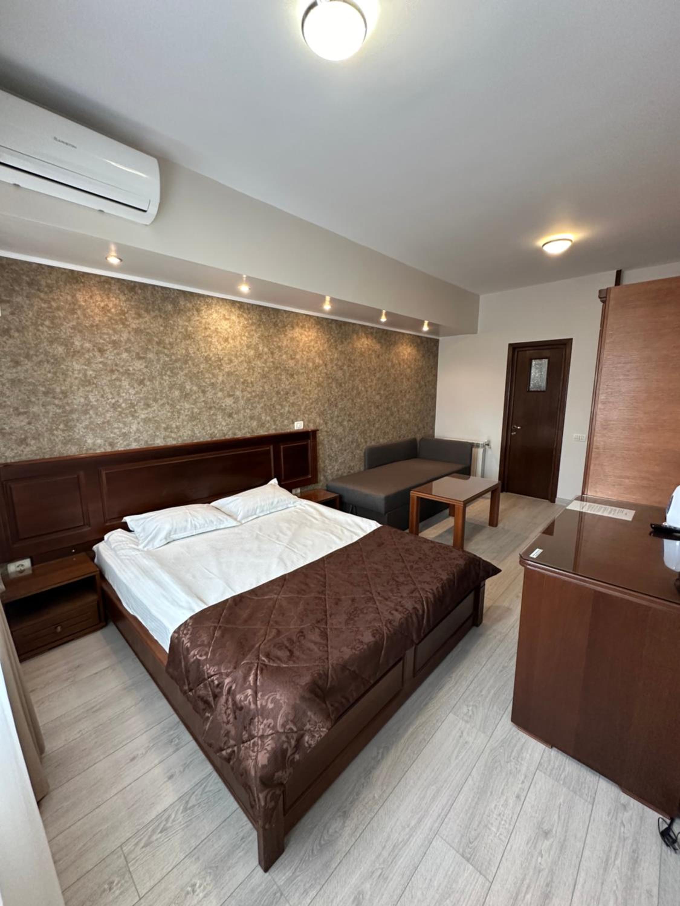 Triple Room - Photo 1
