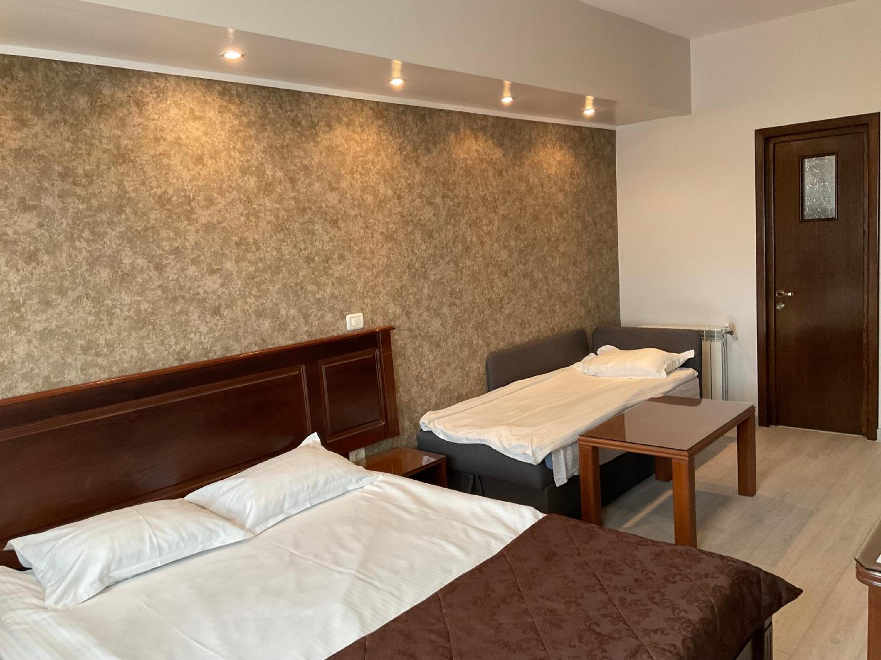 Triple Room - Photo 5