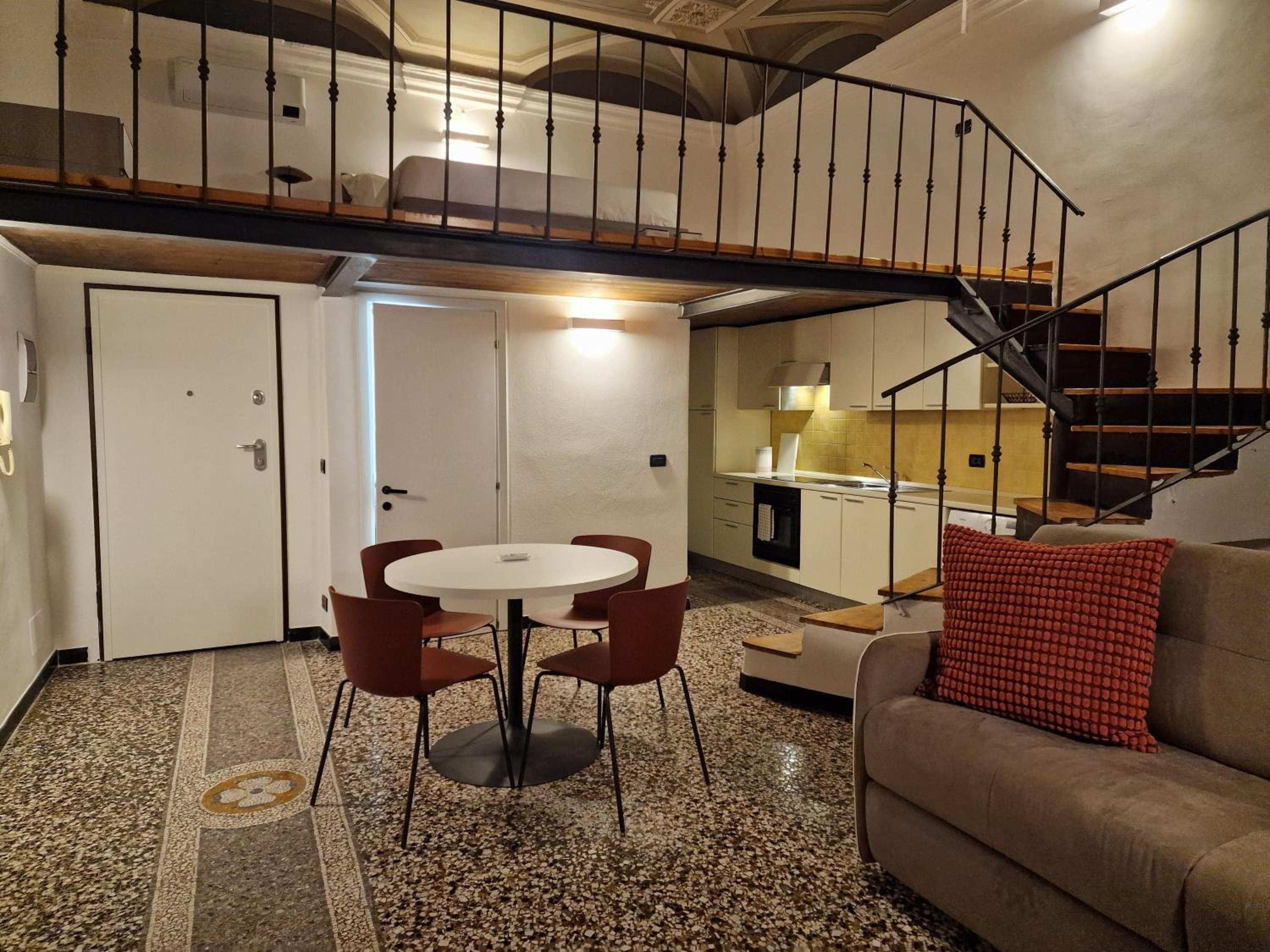 Deluxe King Studio