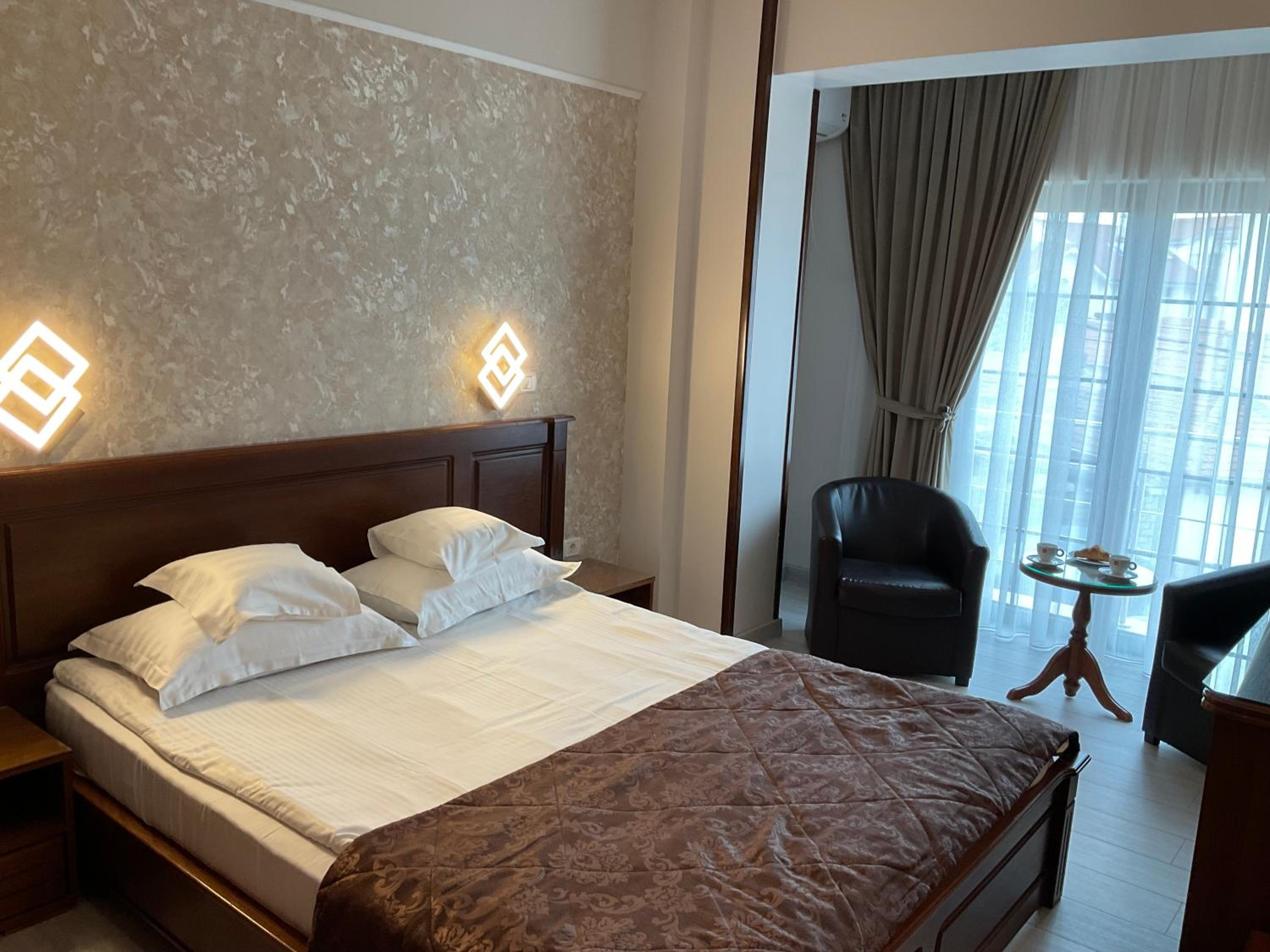 Double or Twin Room - Photo 2