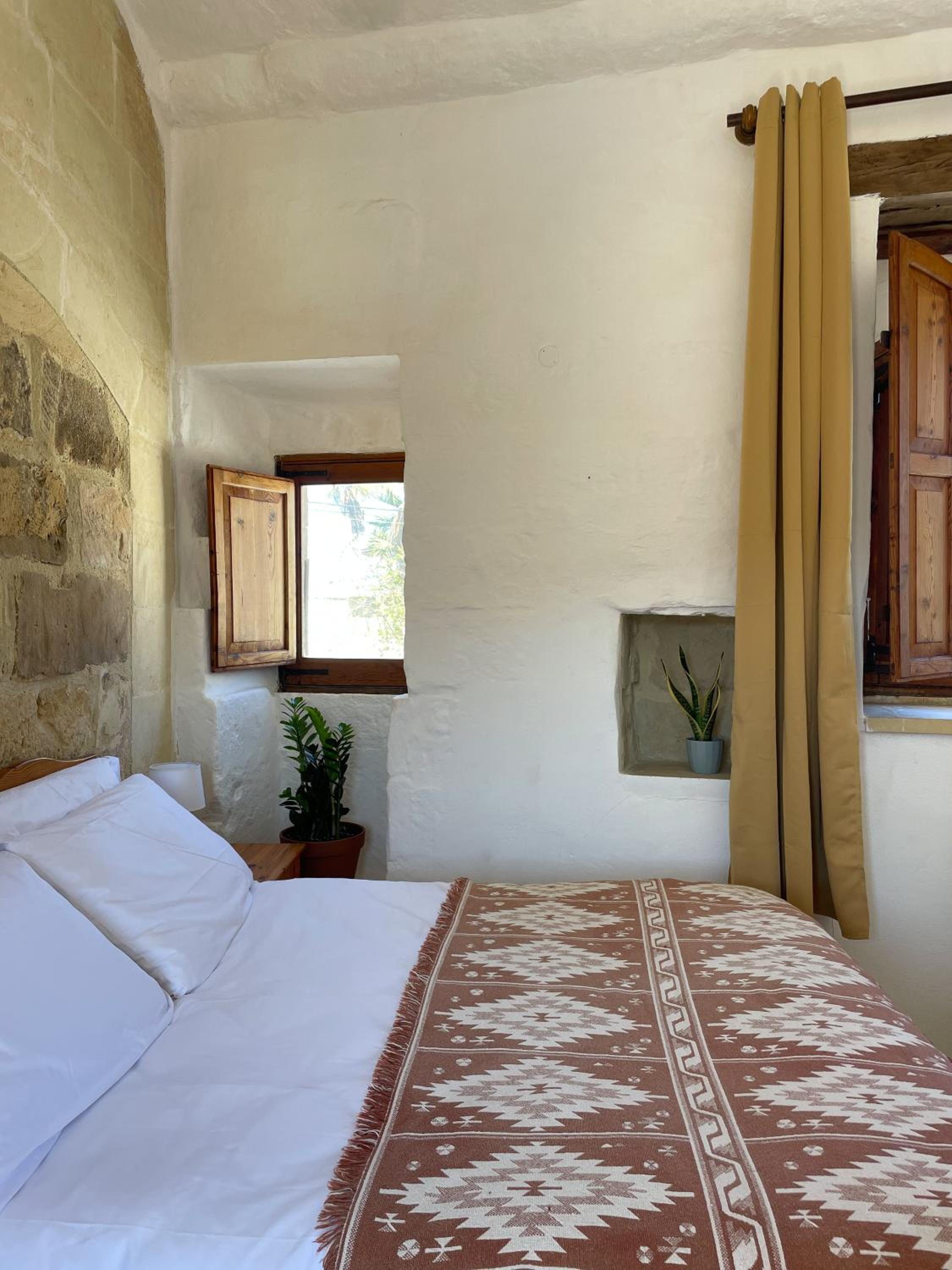 Double Room with Patio photo 1