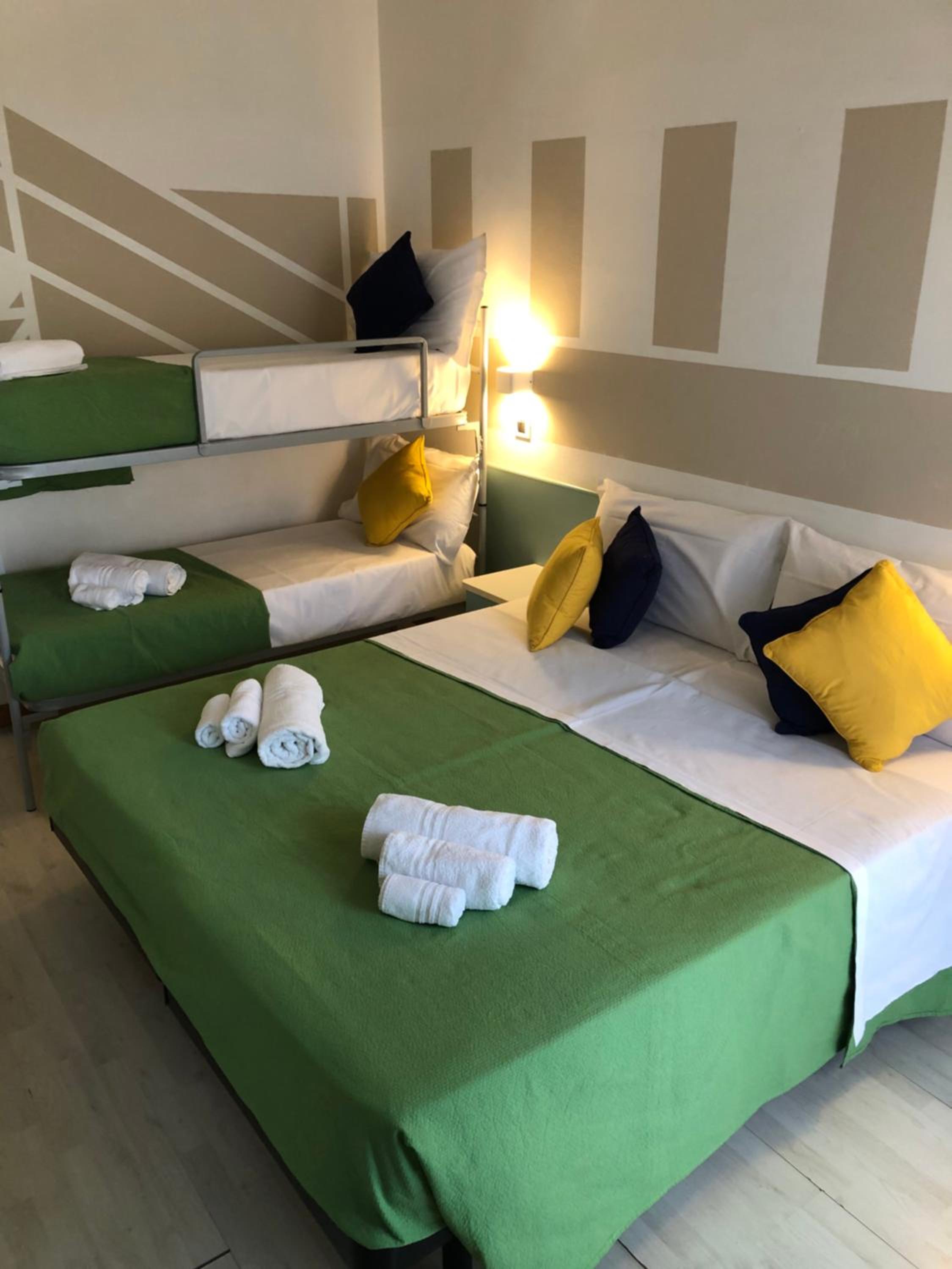 Standard Quadruple Room - Photo 2