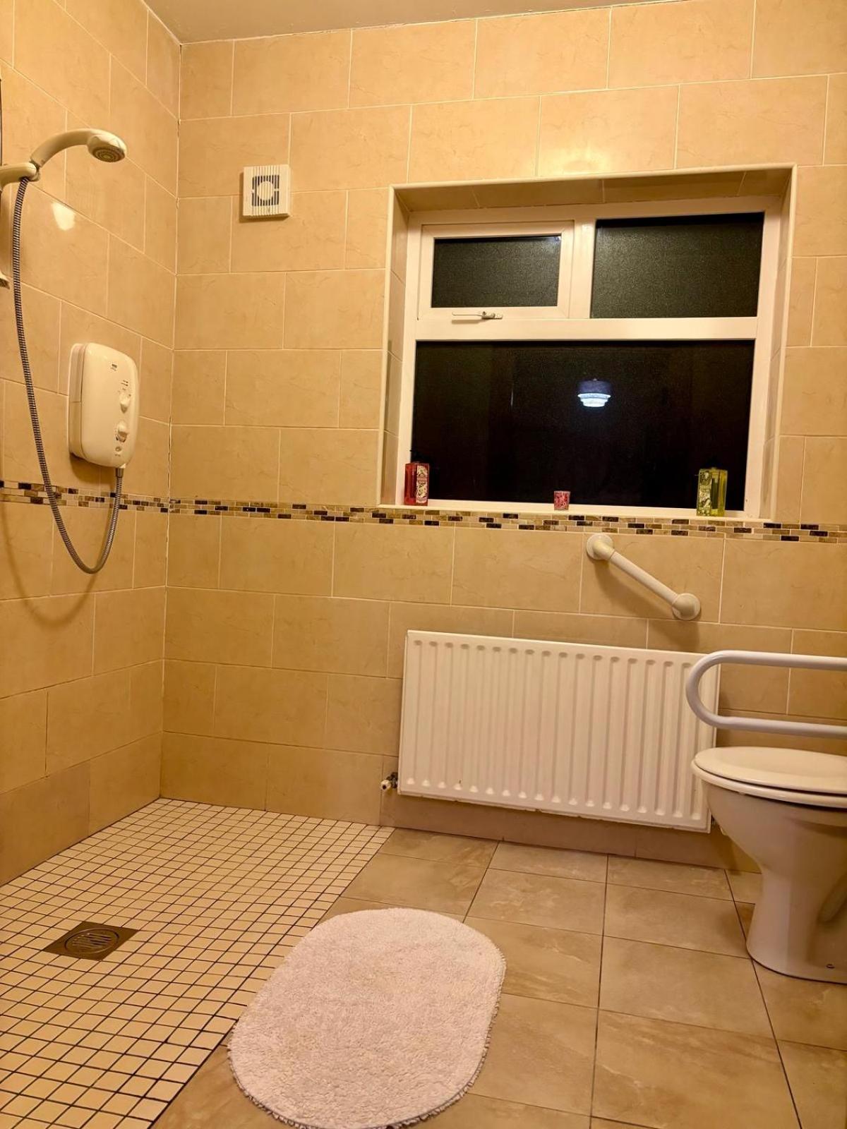 Double Room with Private Bathroom photo 3