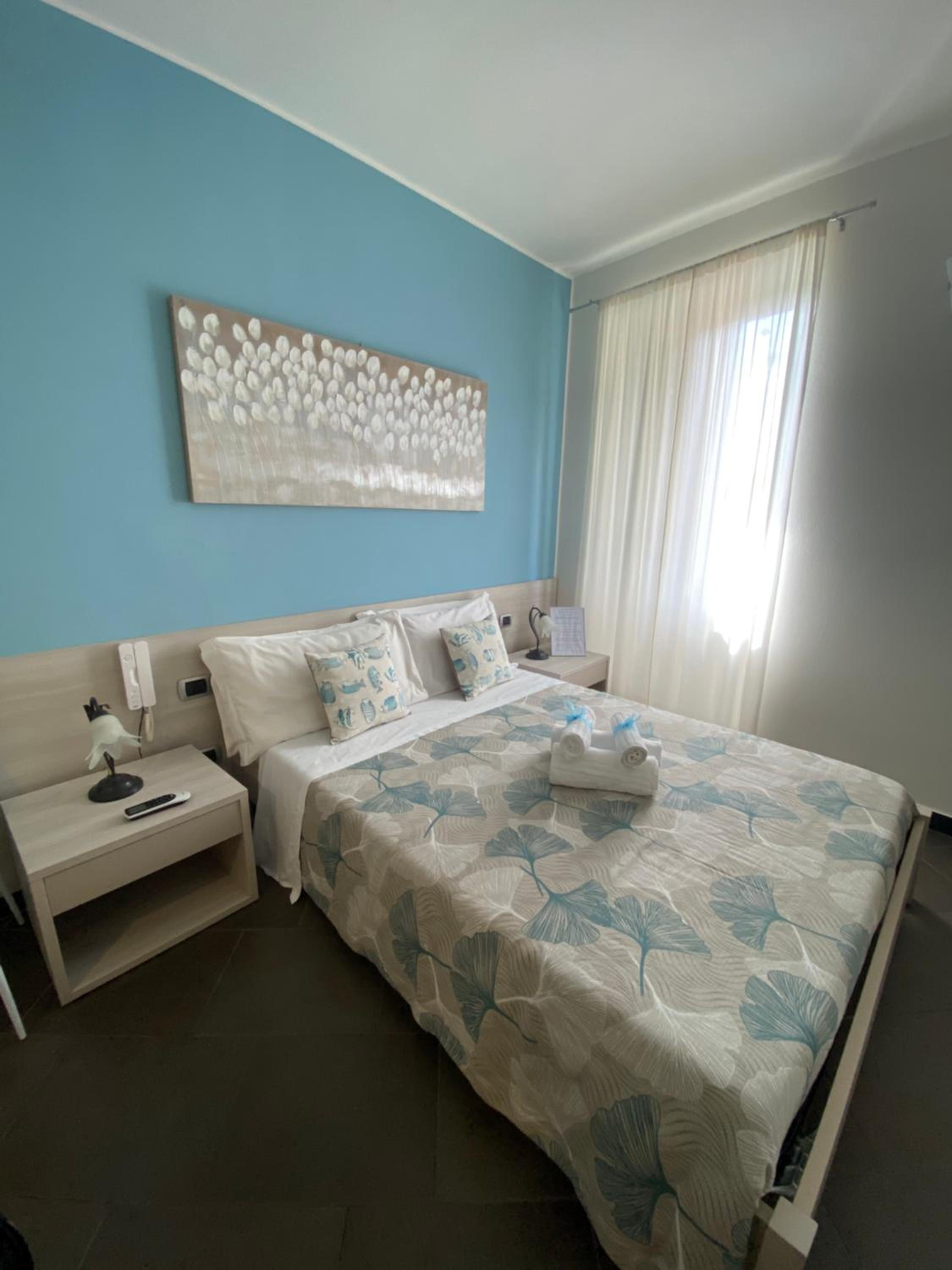 Double Room with Private Bathroom - Photo 3
