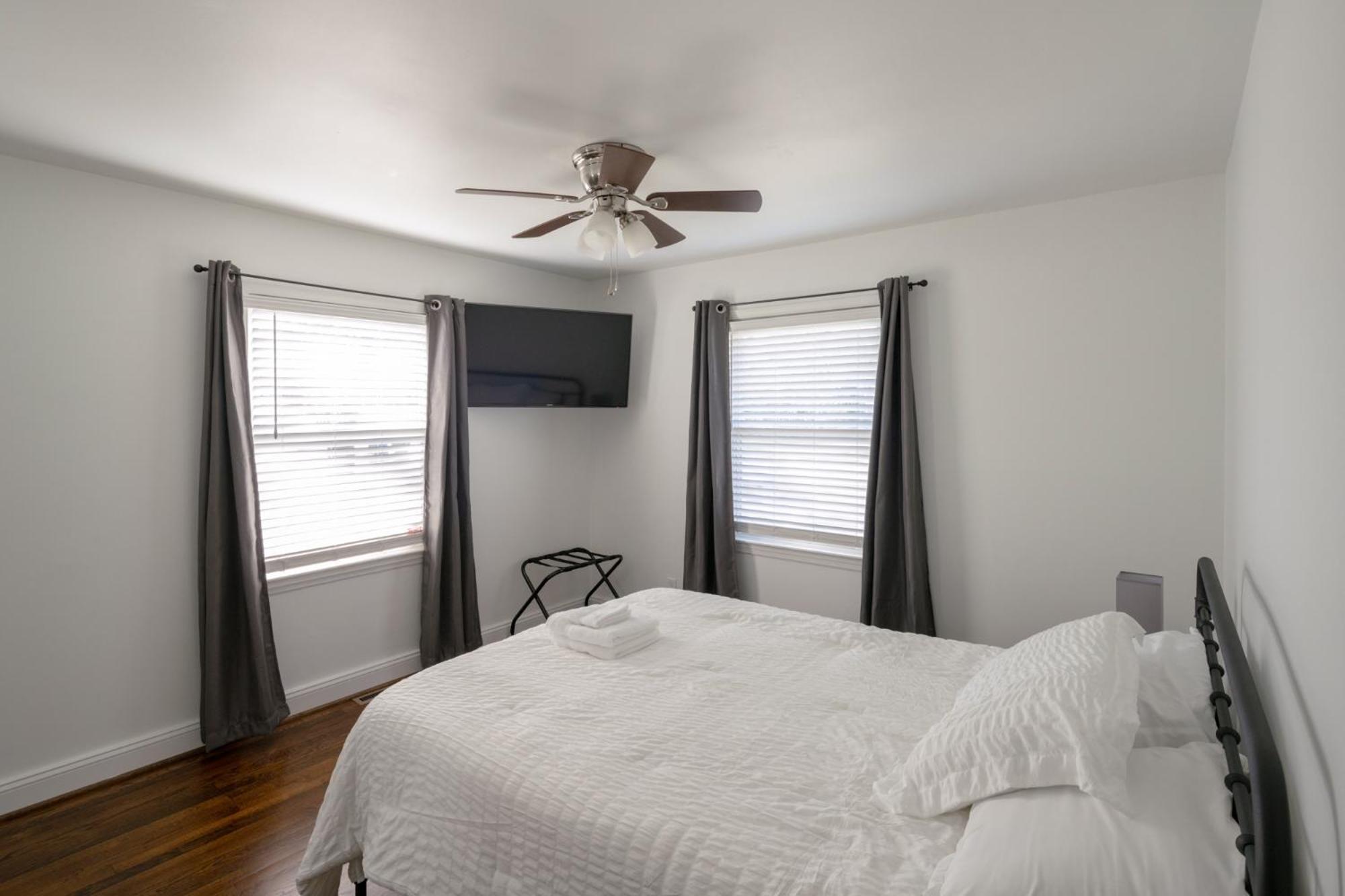 Three-Bedroom House photo 1