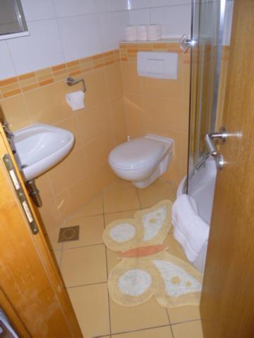 Studio with Balcony (2 Adults) photo 2
