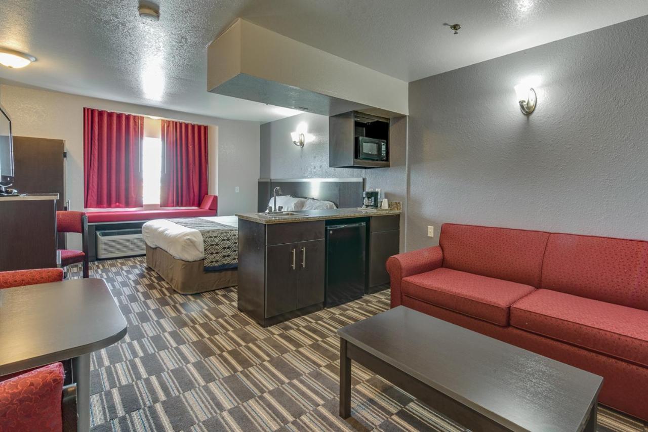 King Studio Suite - Non-Smoking photo 2