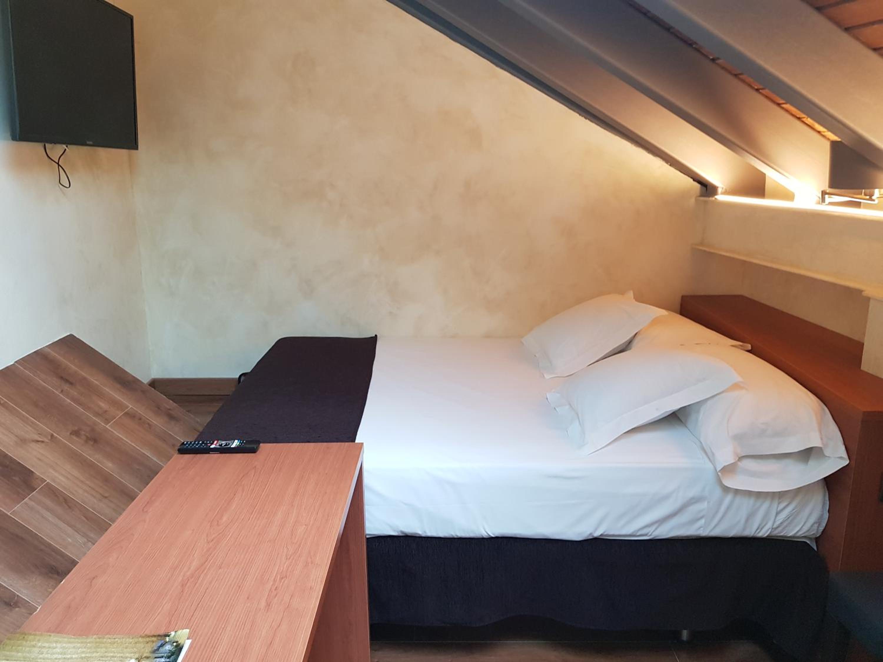 Habitación Doble Económica Deluxe con Cama Doble Pequeña