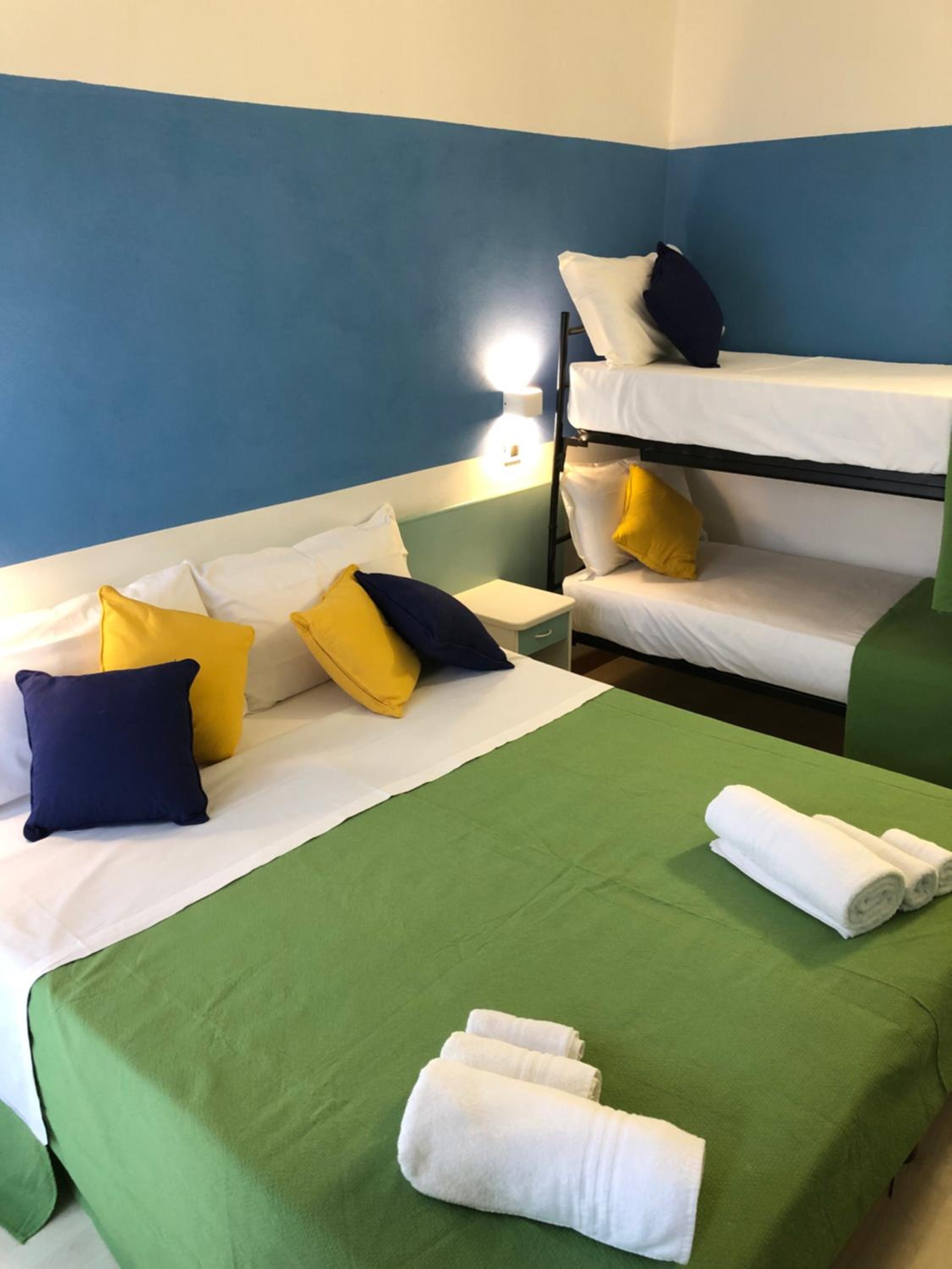 Standard Quadruple Room - Photo 4