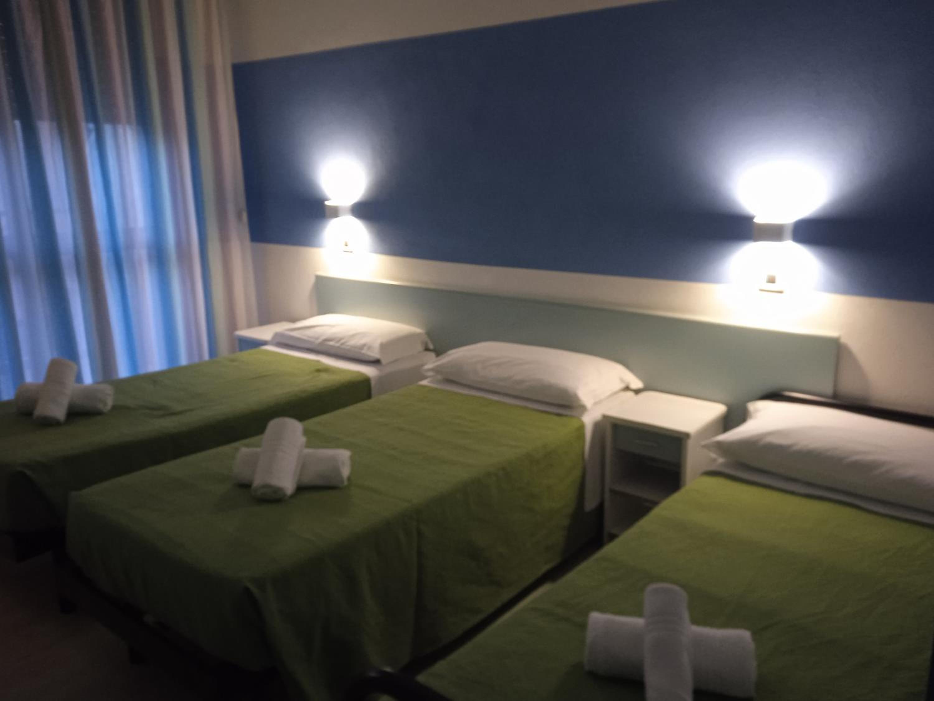 Standard Triple Room - Photo 1