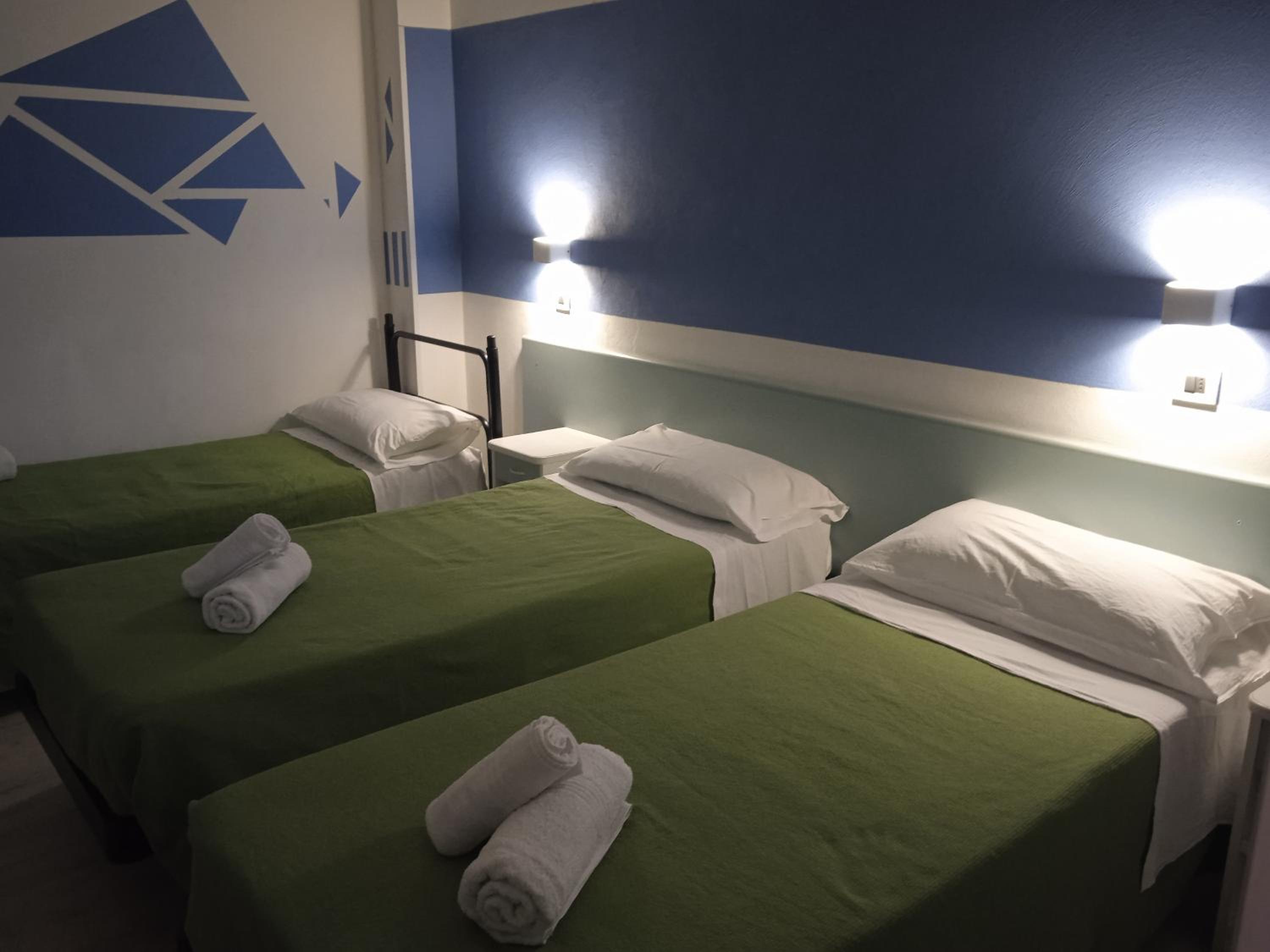 Standard Triple Room - Photo 3
