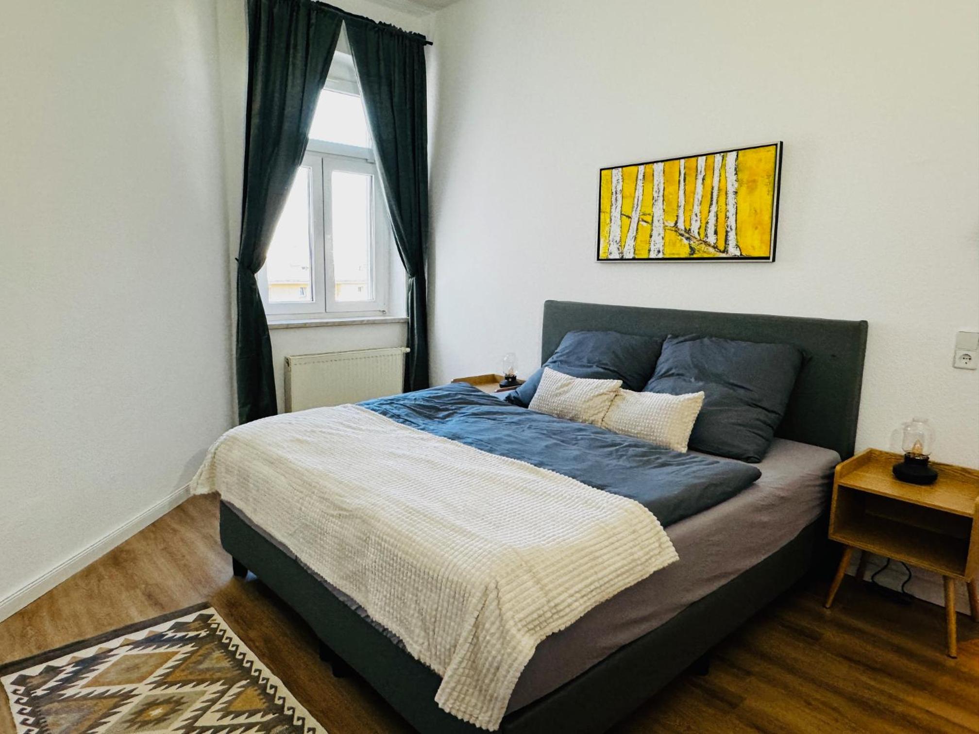 One-Bedroom Apartment photo 1