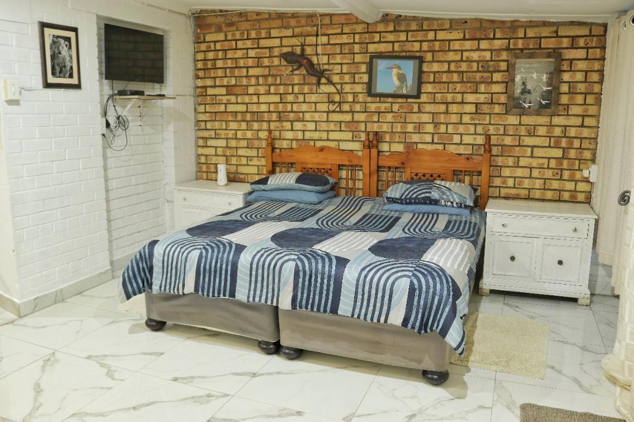 Family Room photo 2