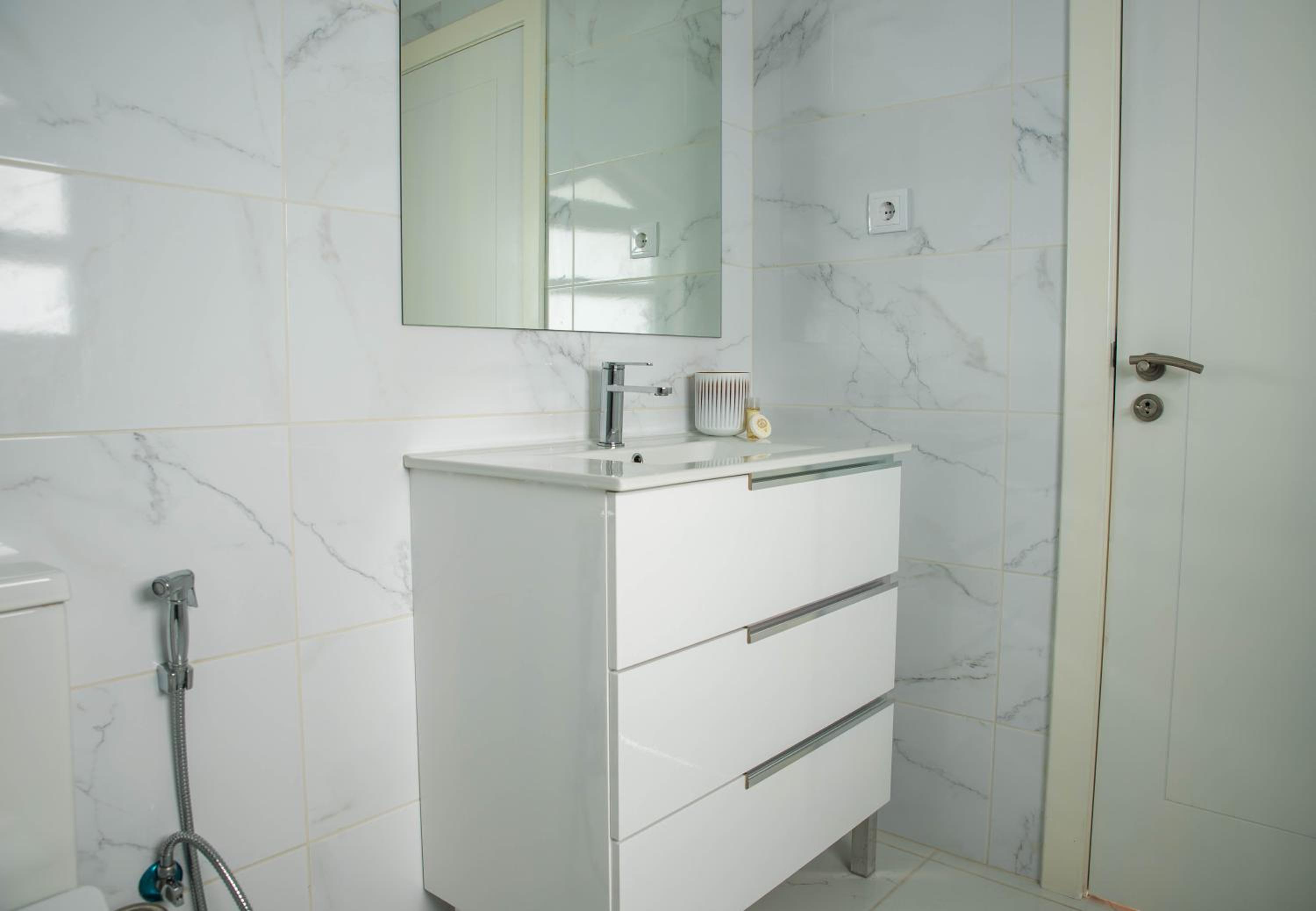 Deluxe Double or Twin Room - Photo 3