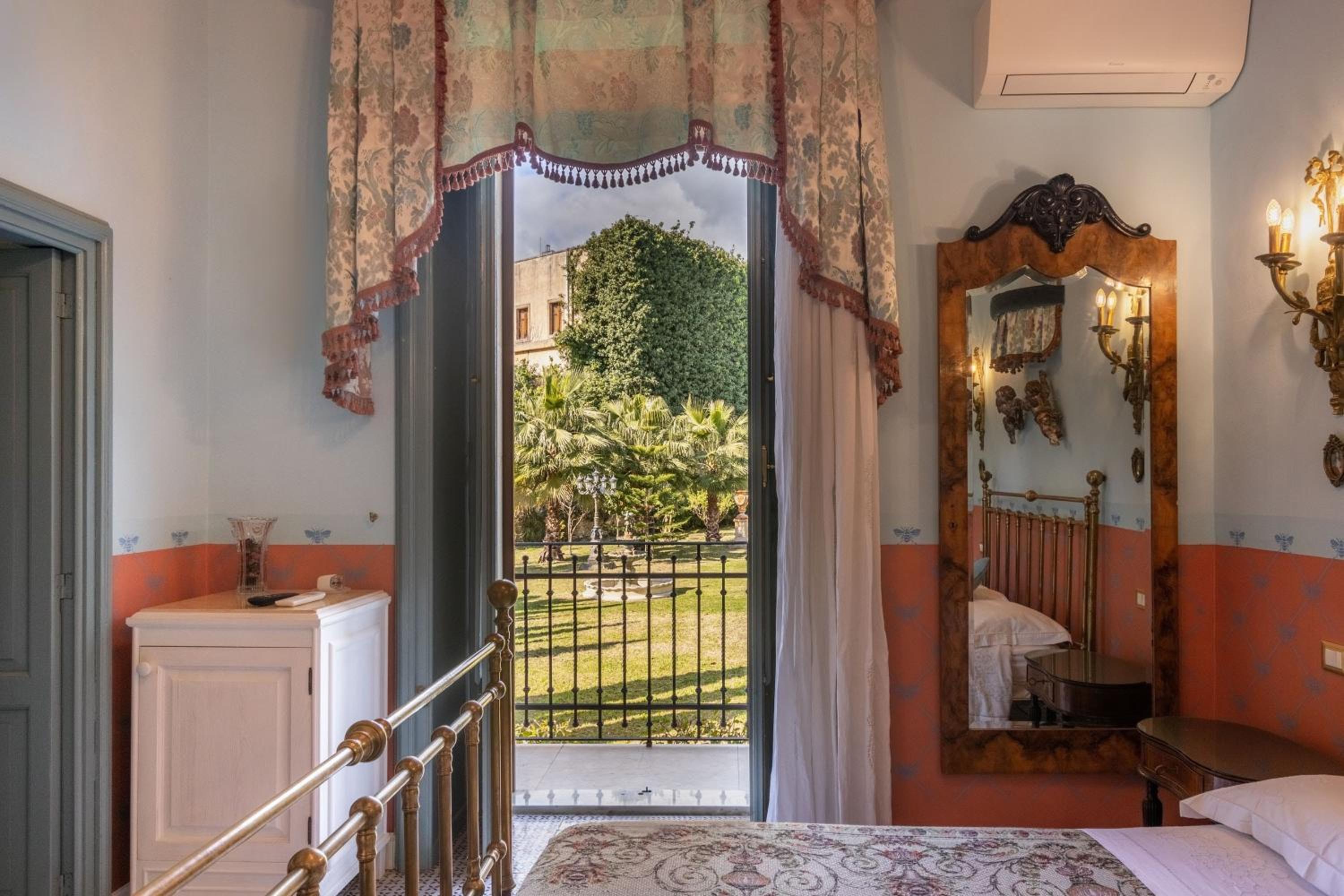 Deluxe Double Room with Garden View - Photo 1