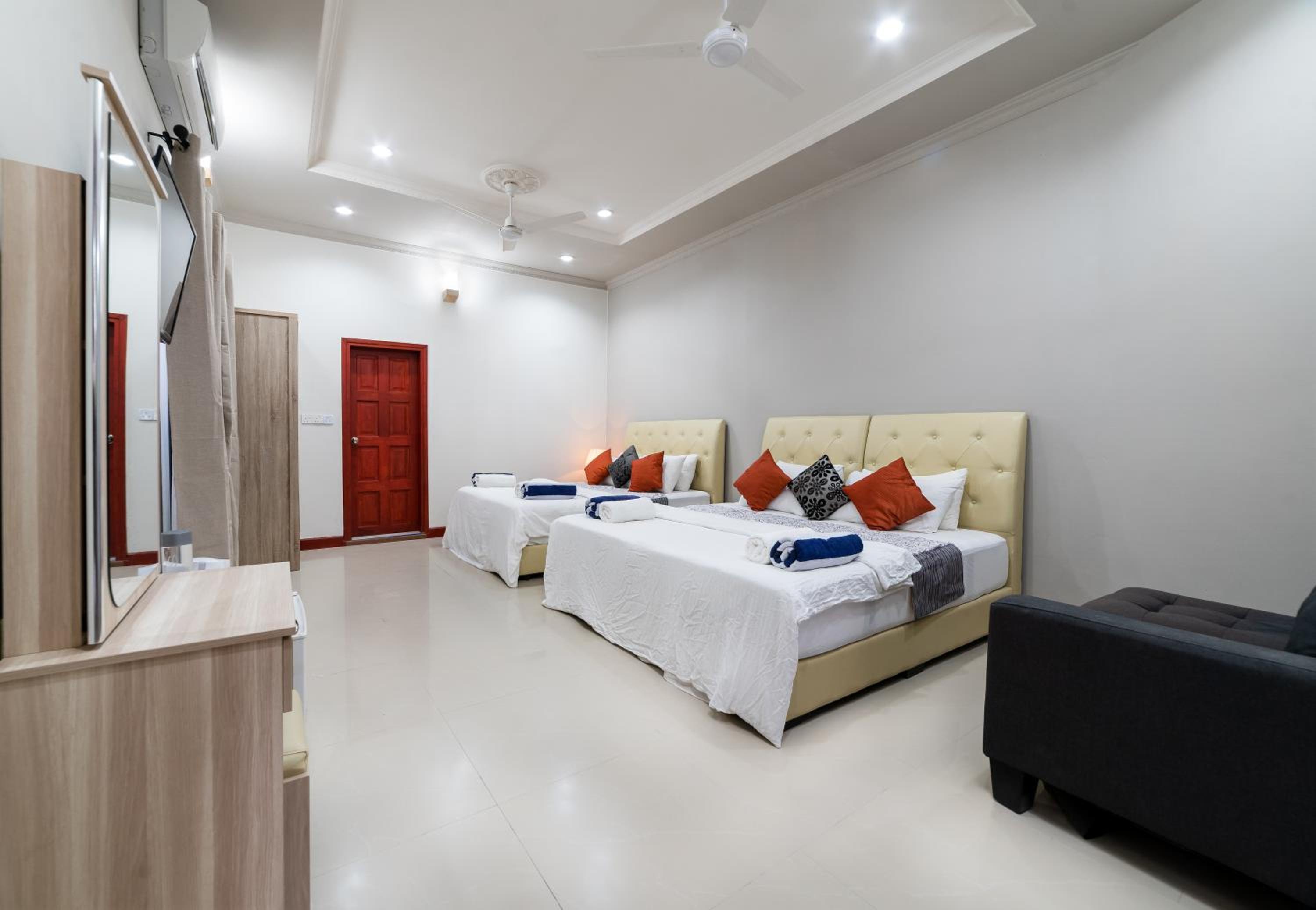 Deluxe Family Suite photo 2