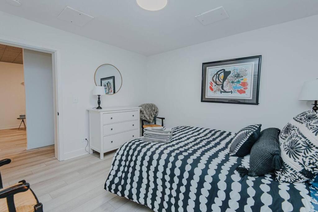Seven-Bedroom House photo 2