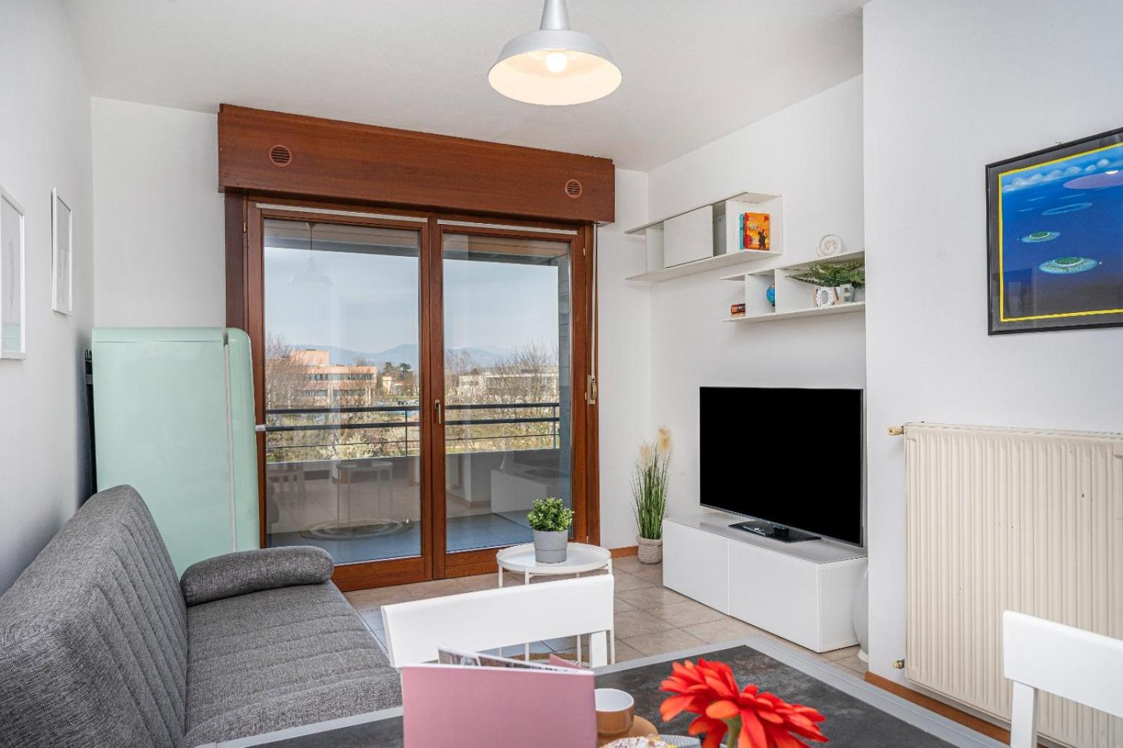 One-Bedroom Apartment
