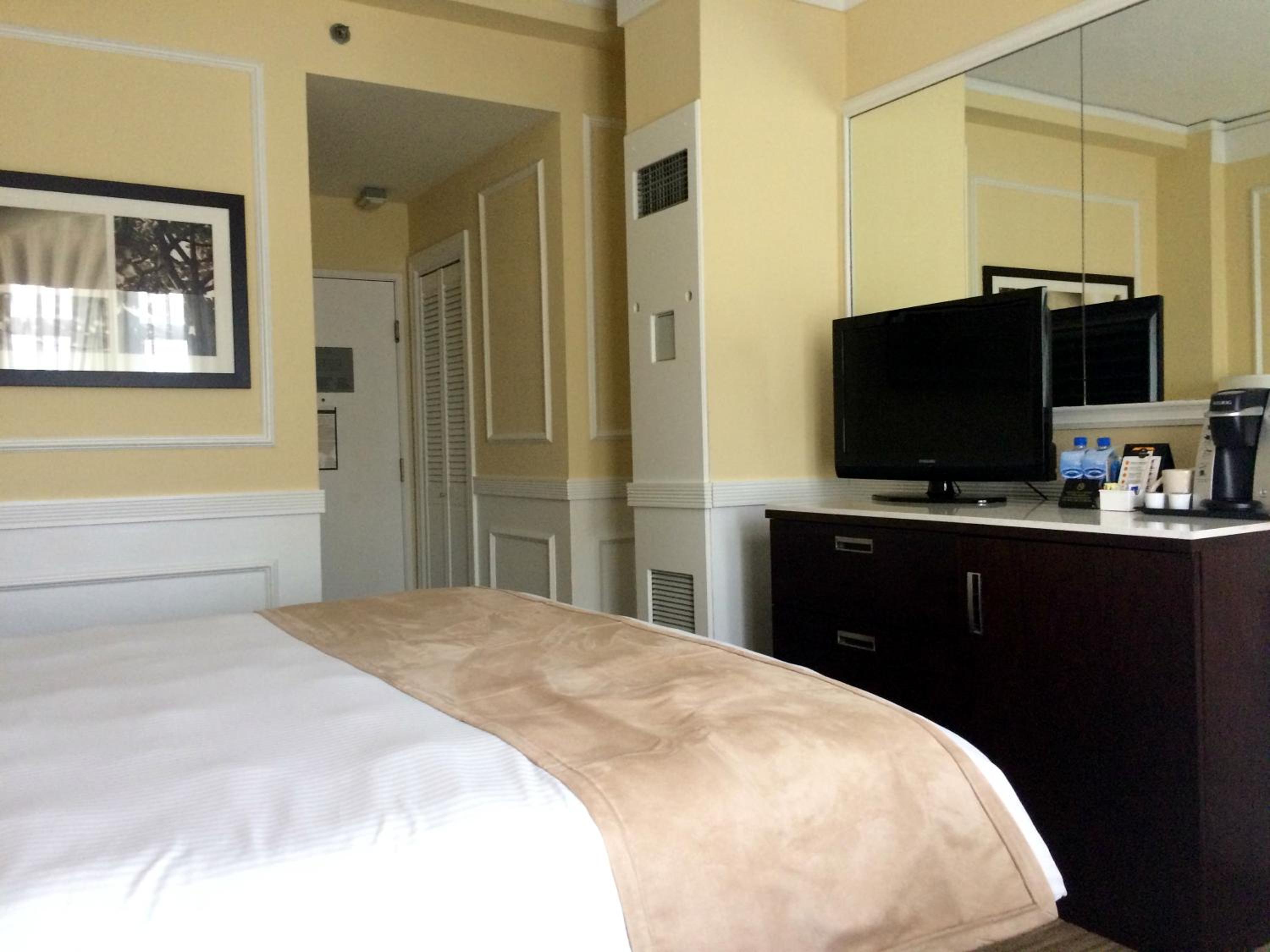 Deluxe King Room - Photo 3
