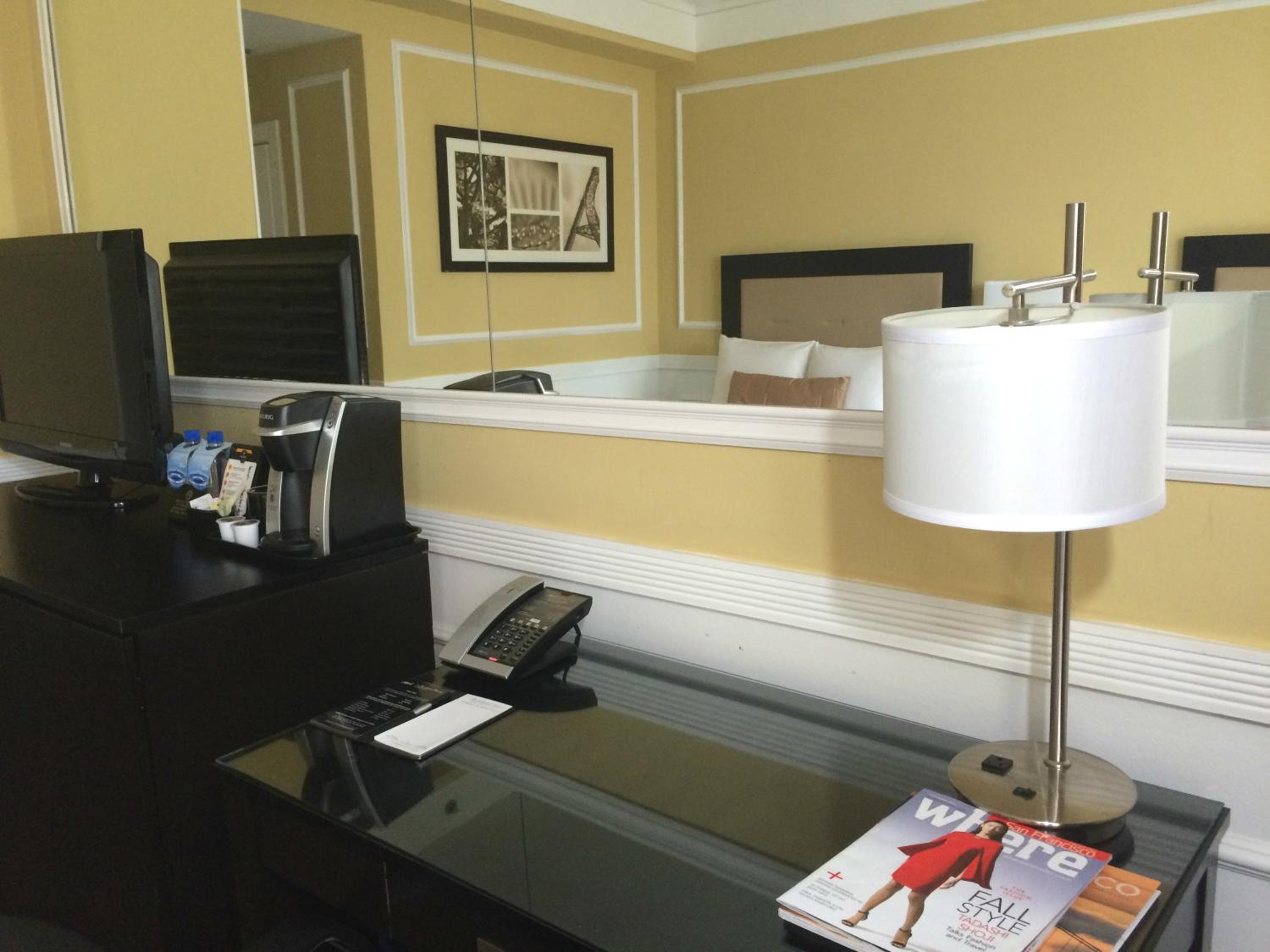 Superior Double Room with Two Double Beds - Photo 4