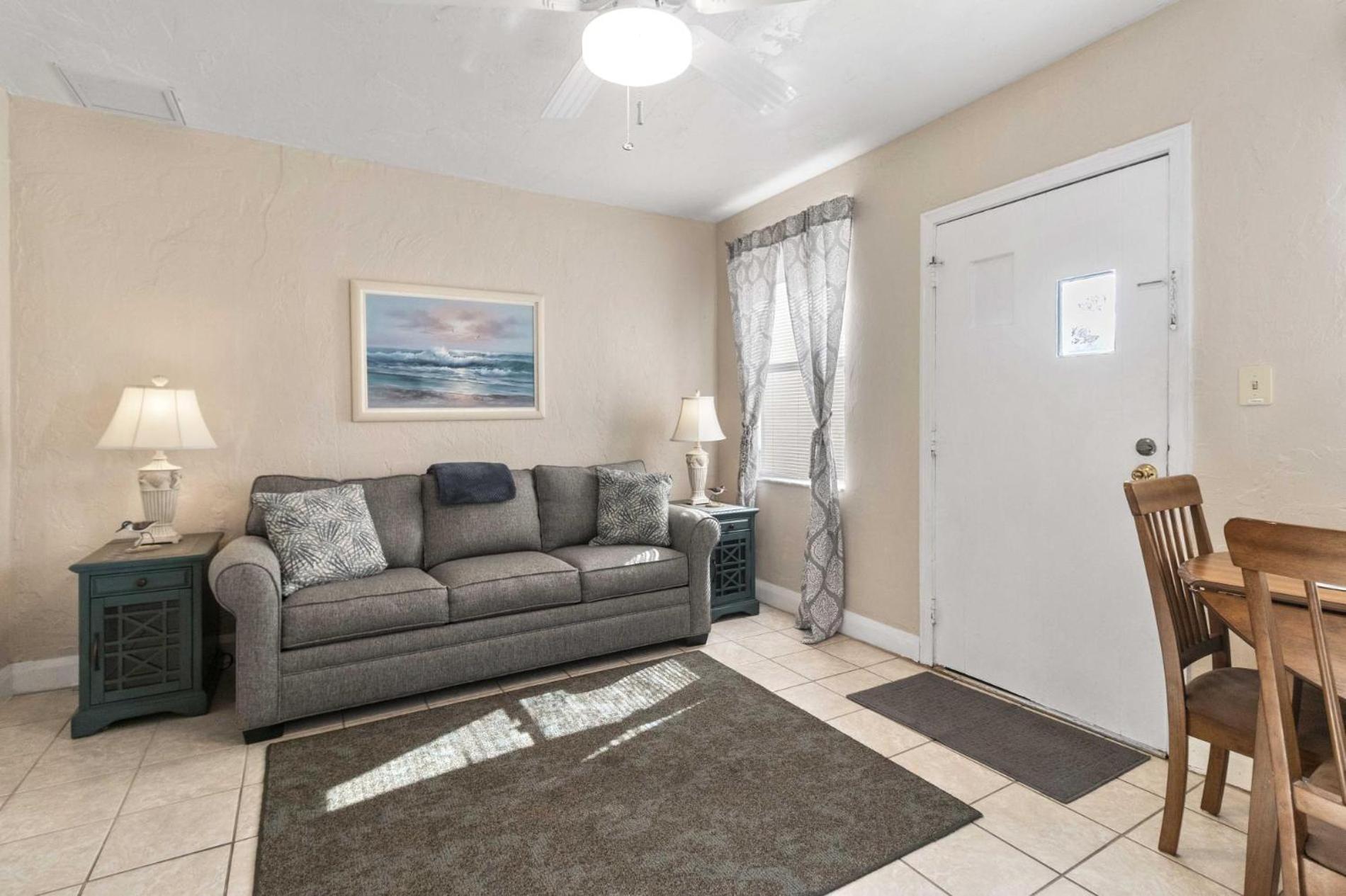 Apartment photo 1