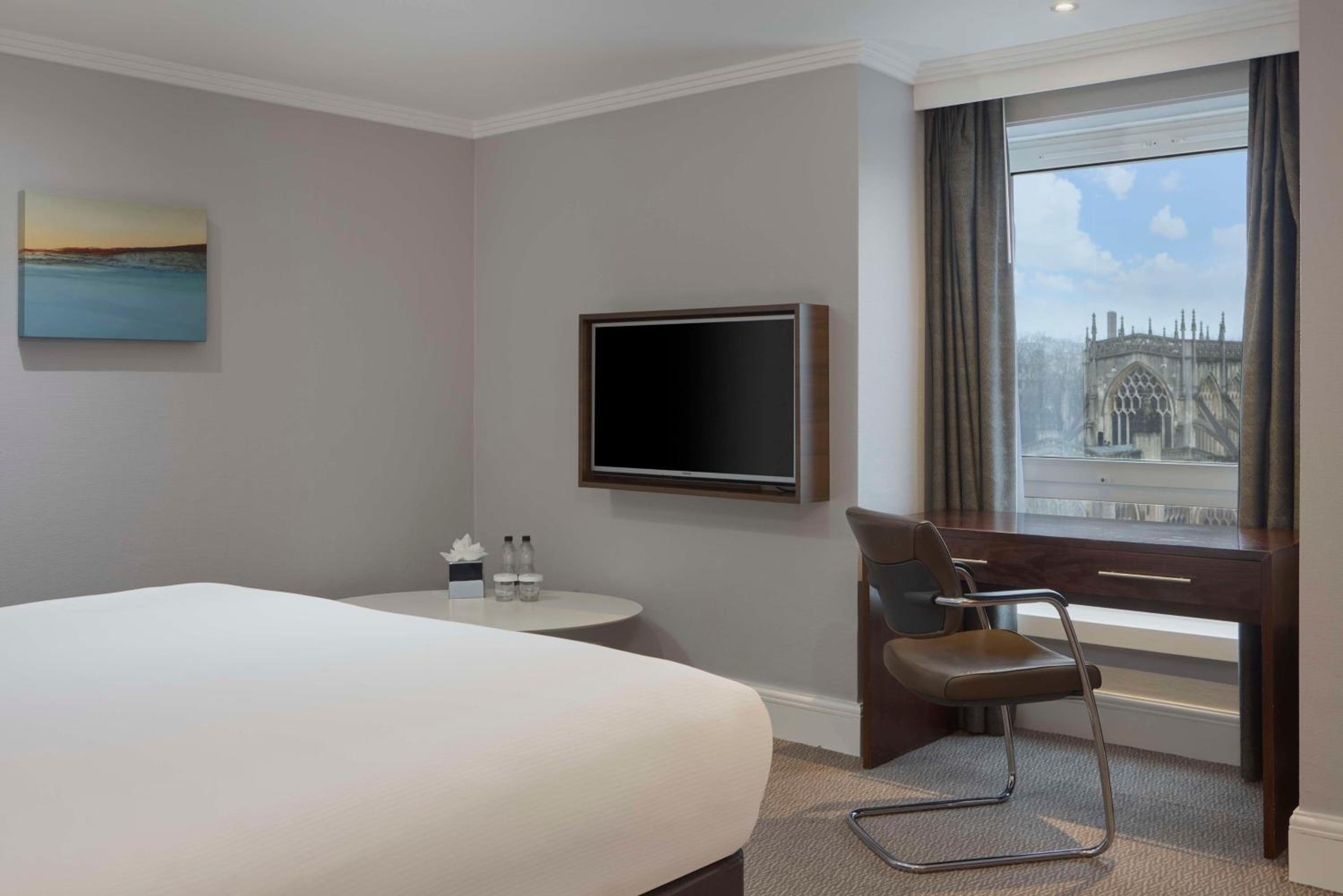 Deluxe King Room - Photo 6