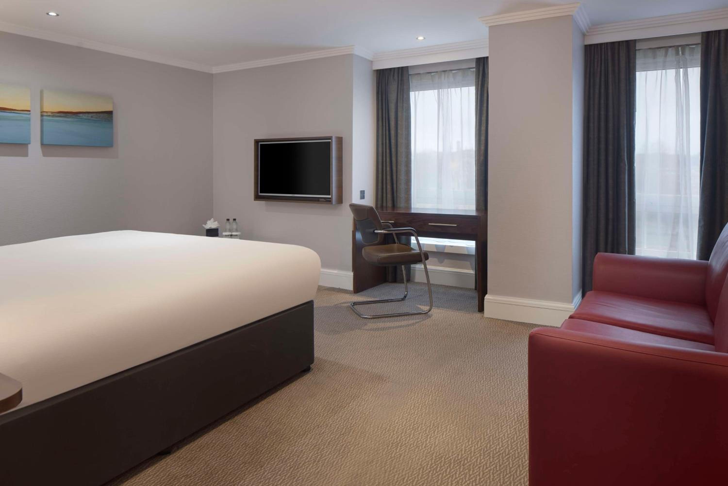 Deluxe King Room - Photo 2