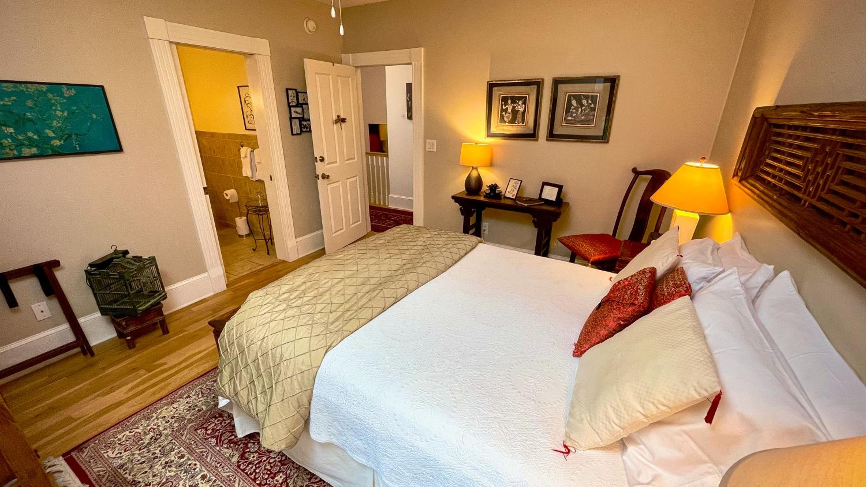 Queen Room photo 3