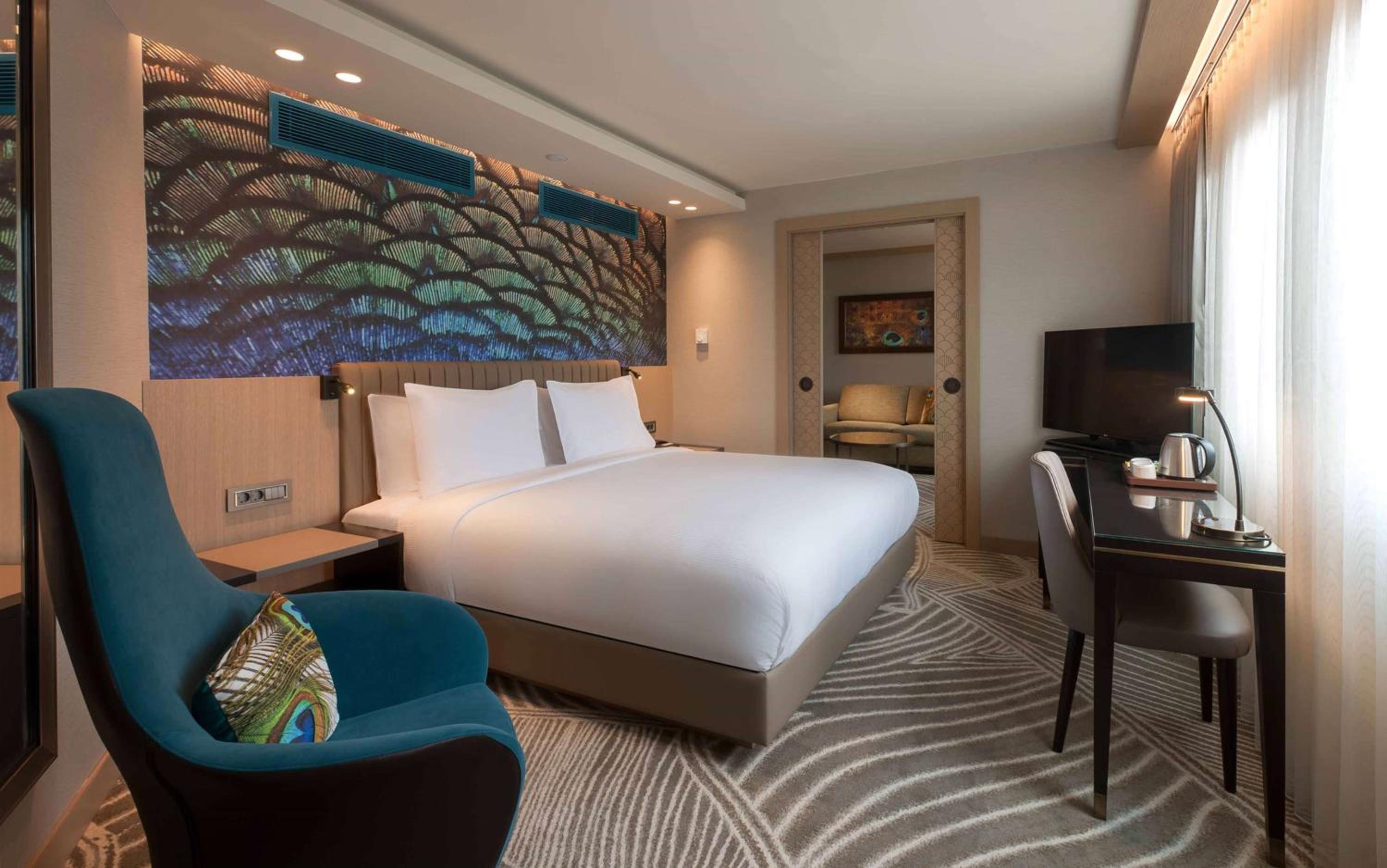One-Bedroom King Suite