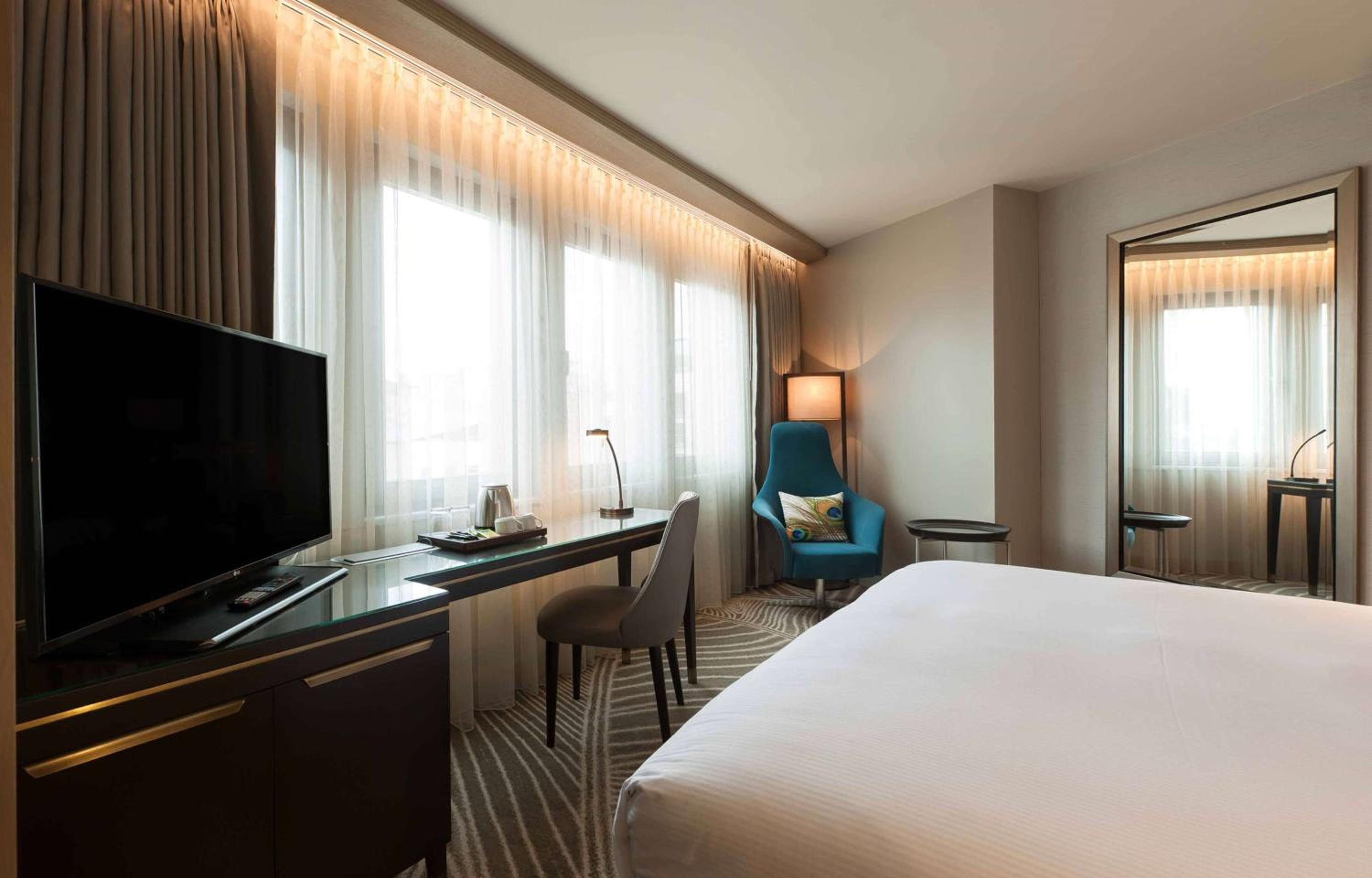 One-Bedroom King Suite