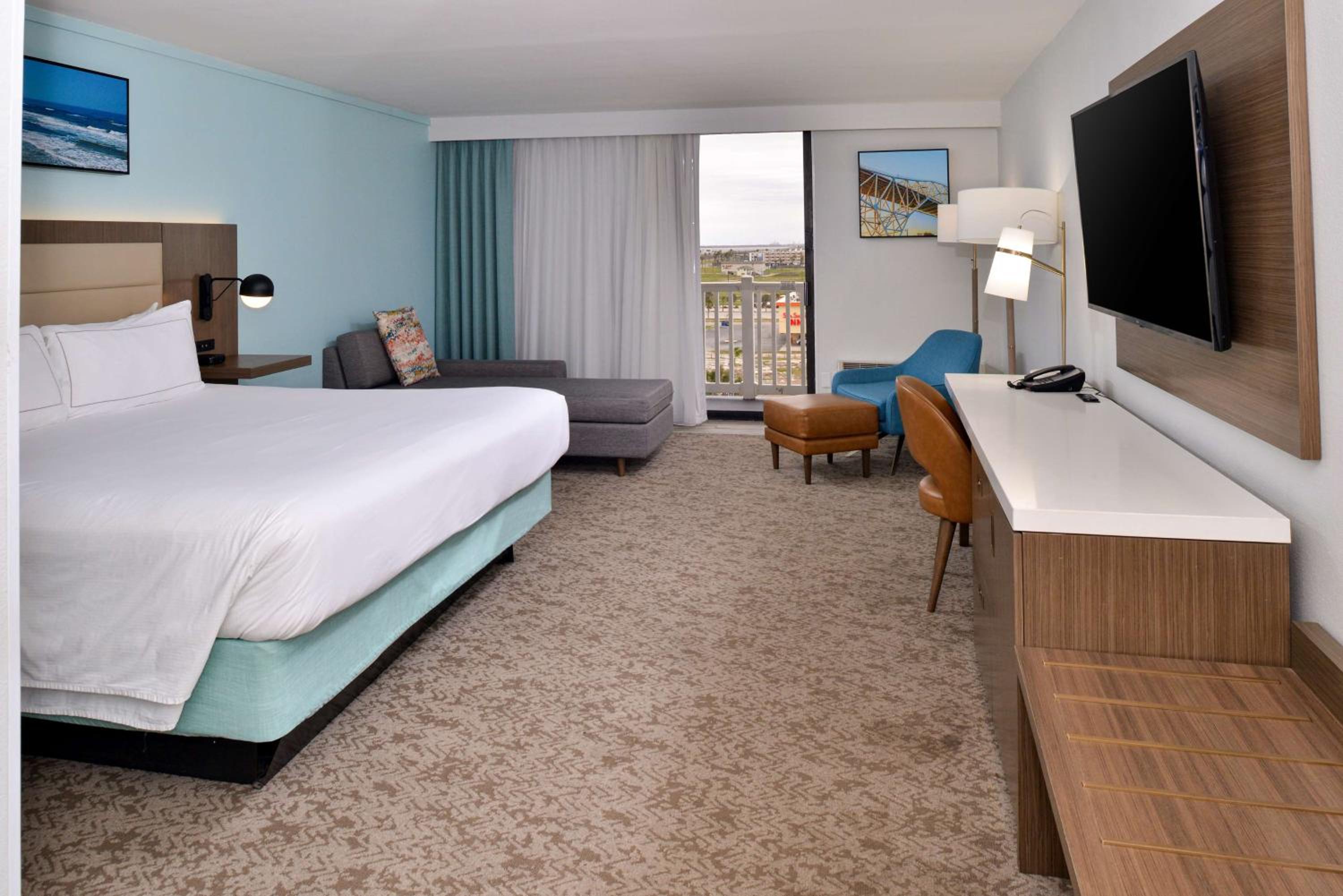 King Room with Side Beach View - Photo 2