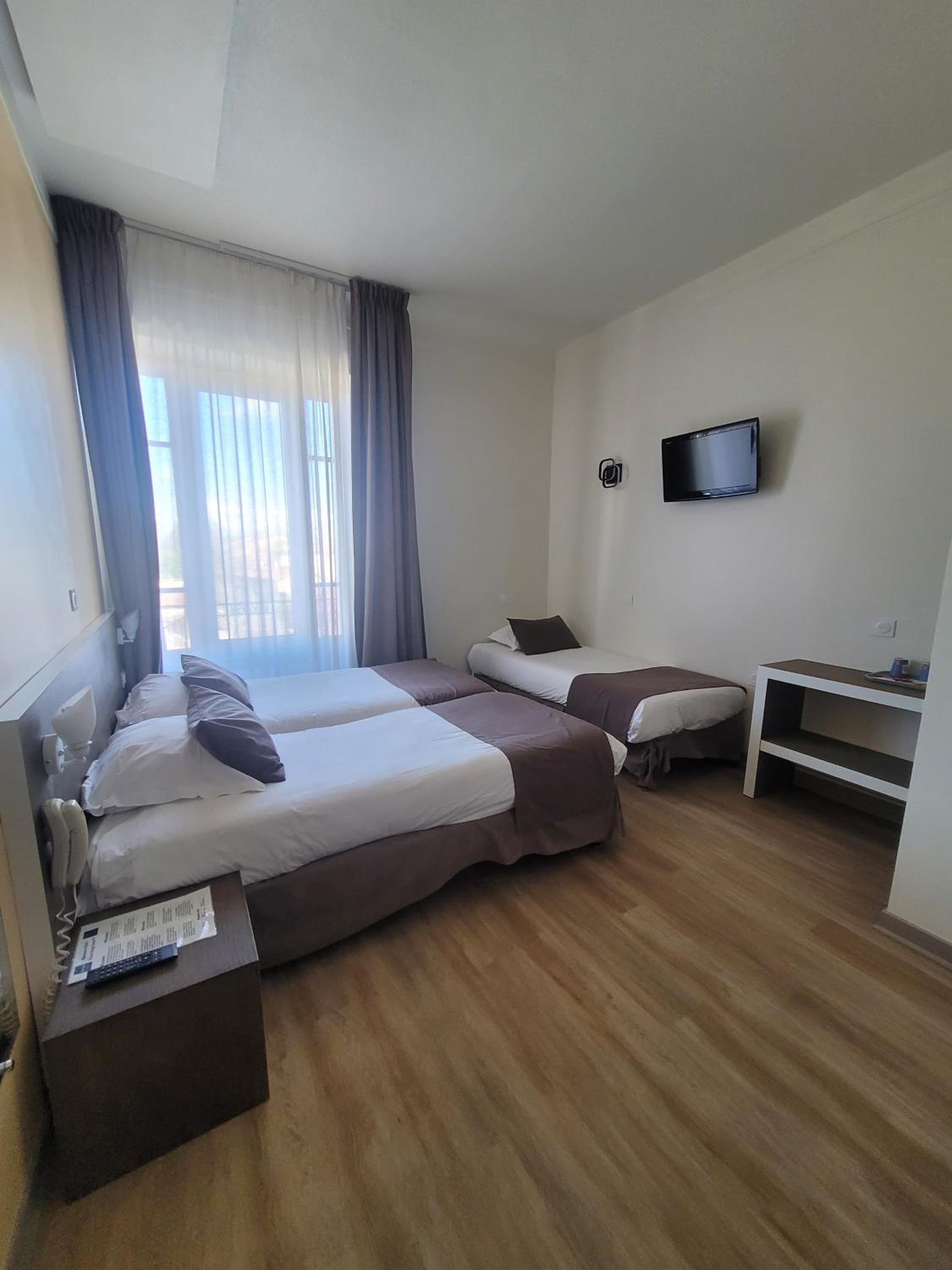 Comfort Triple Room - Photo 22
