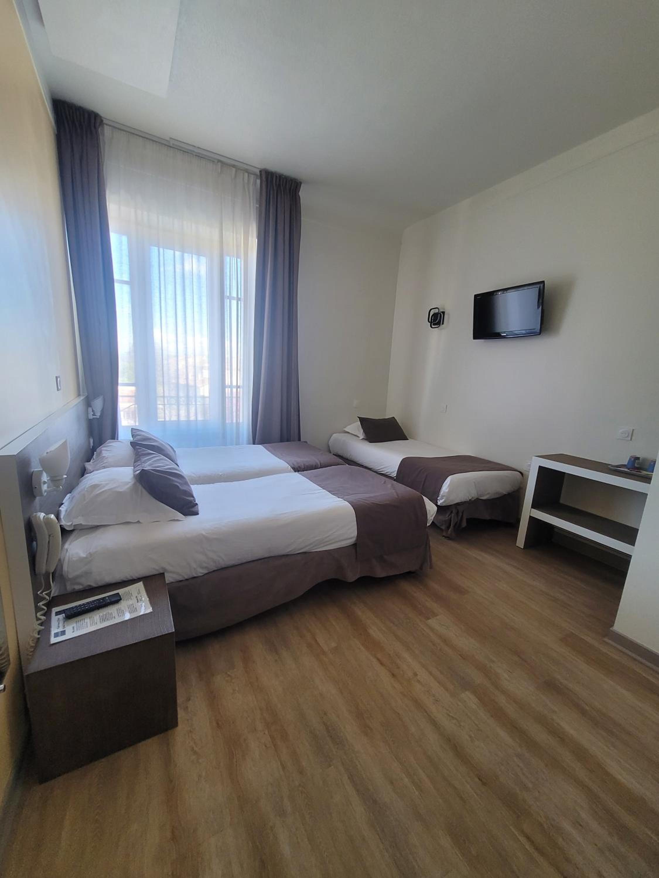 Comfort Triple Room - Photo 21