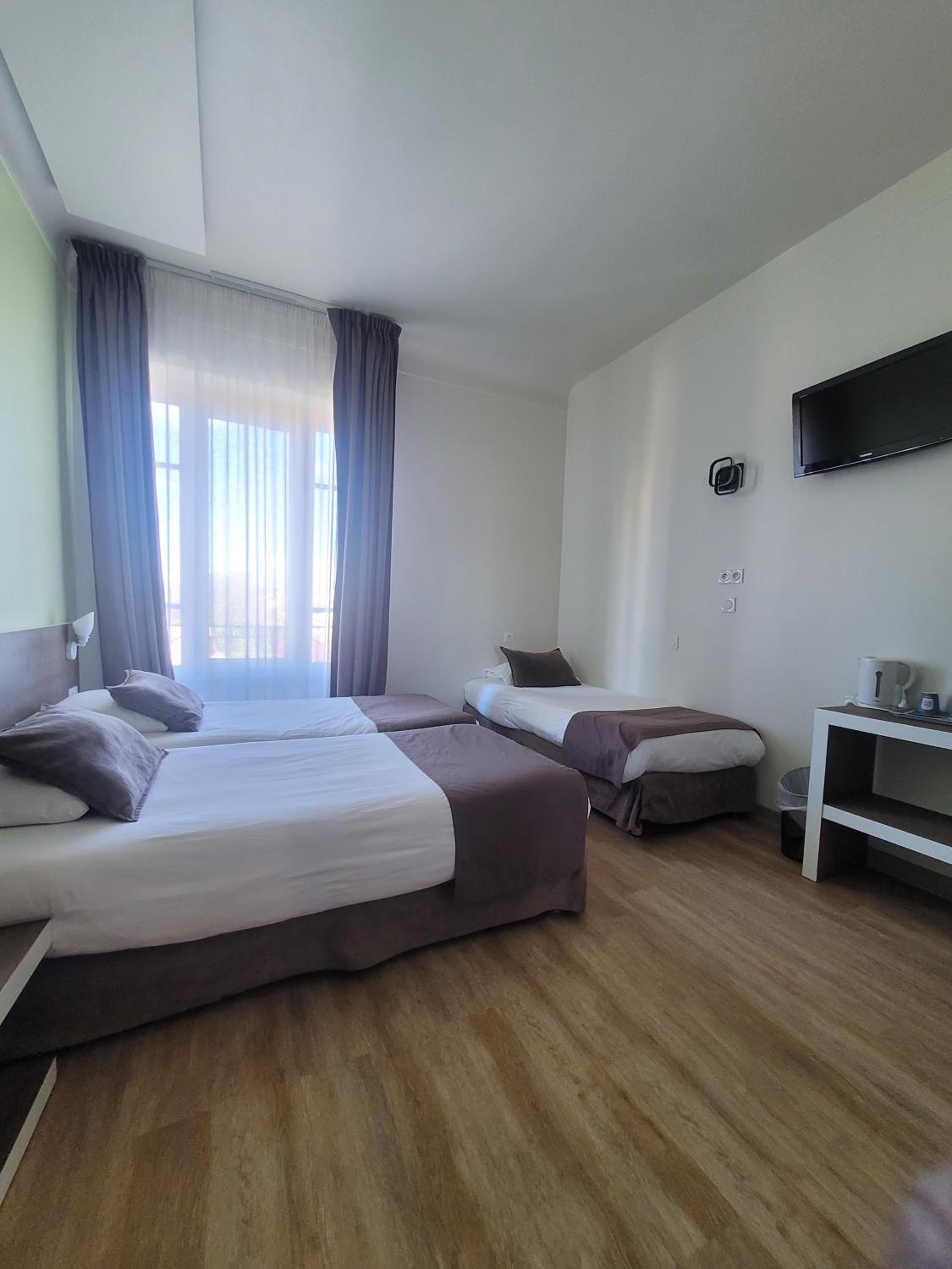Comfort Triple Room - Photo 25