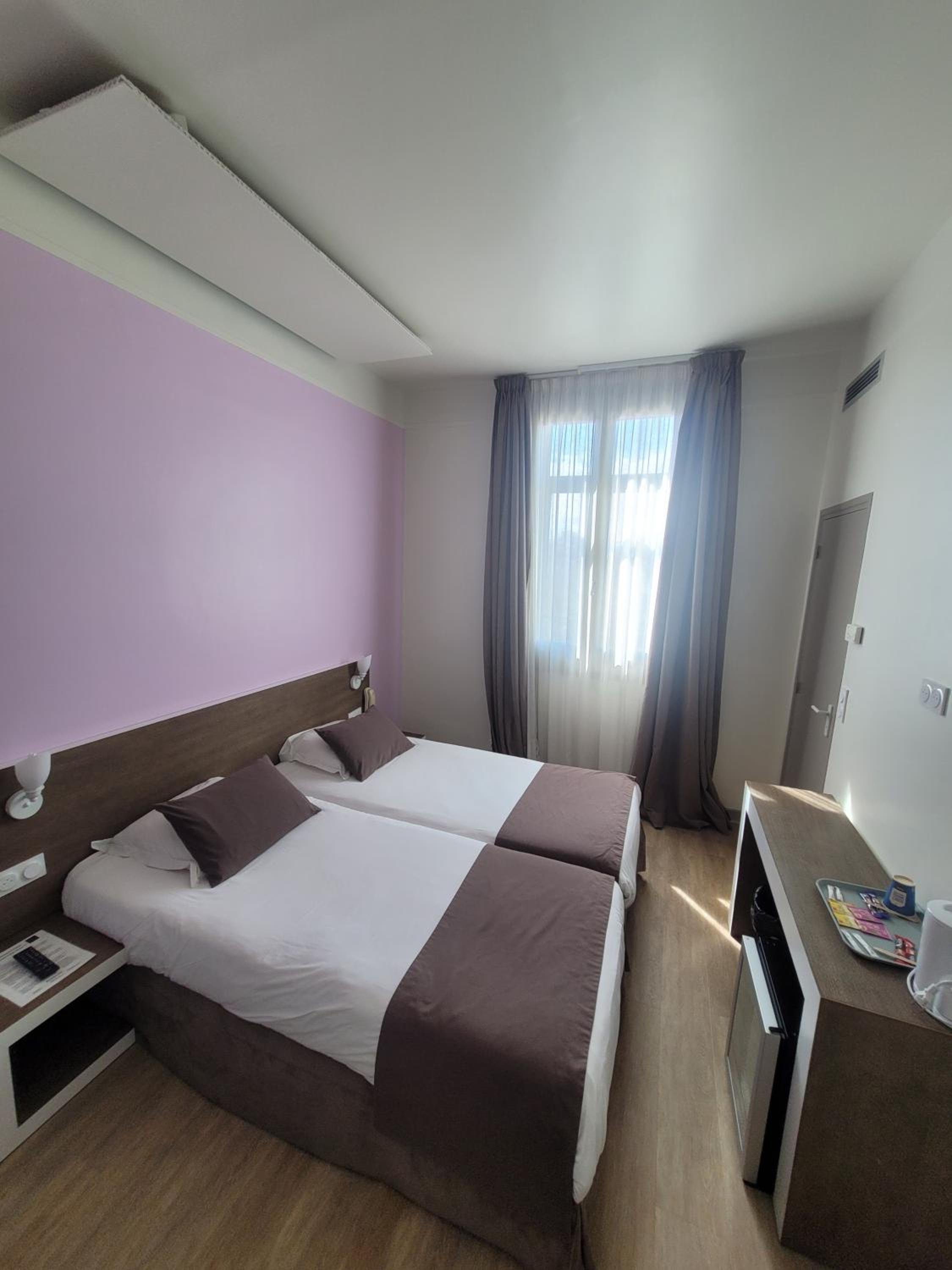 Twin Room - Photo 53