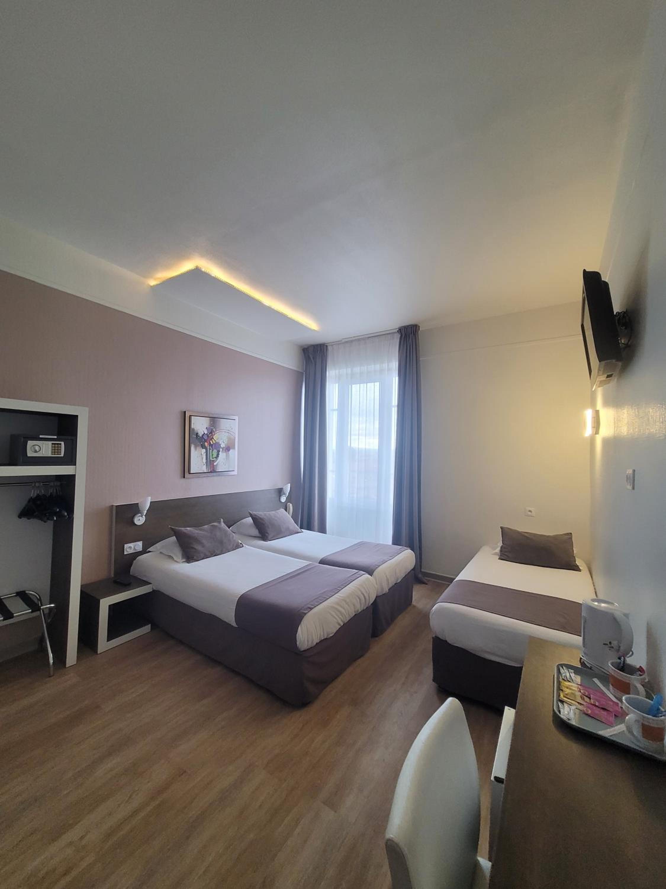 Comfort Triple Room - Photo 24
