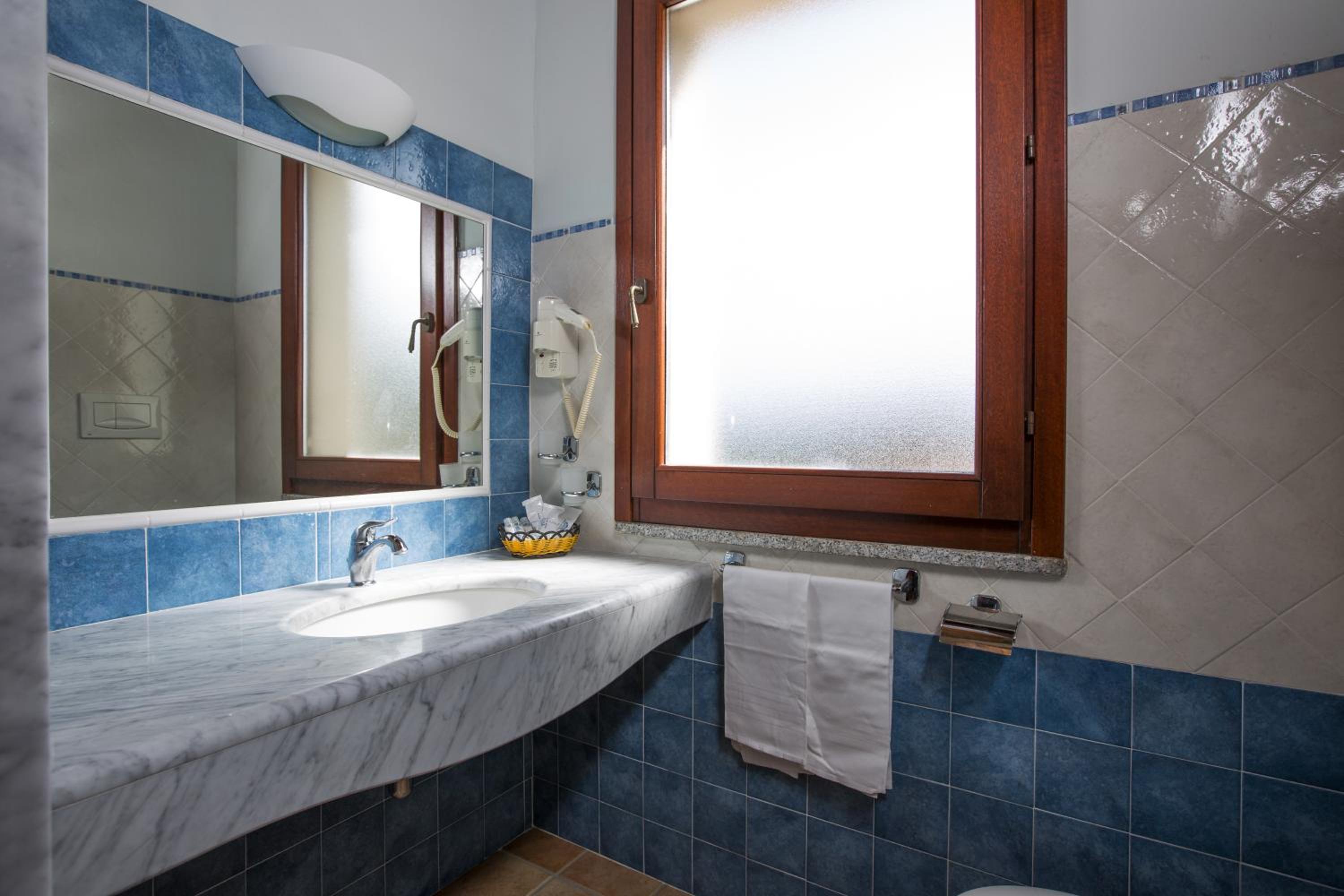 Standard Triple Room photo 2