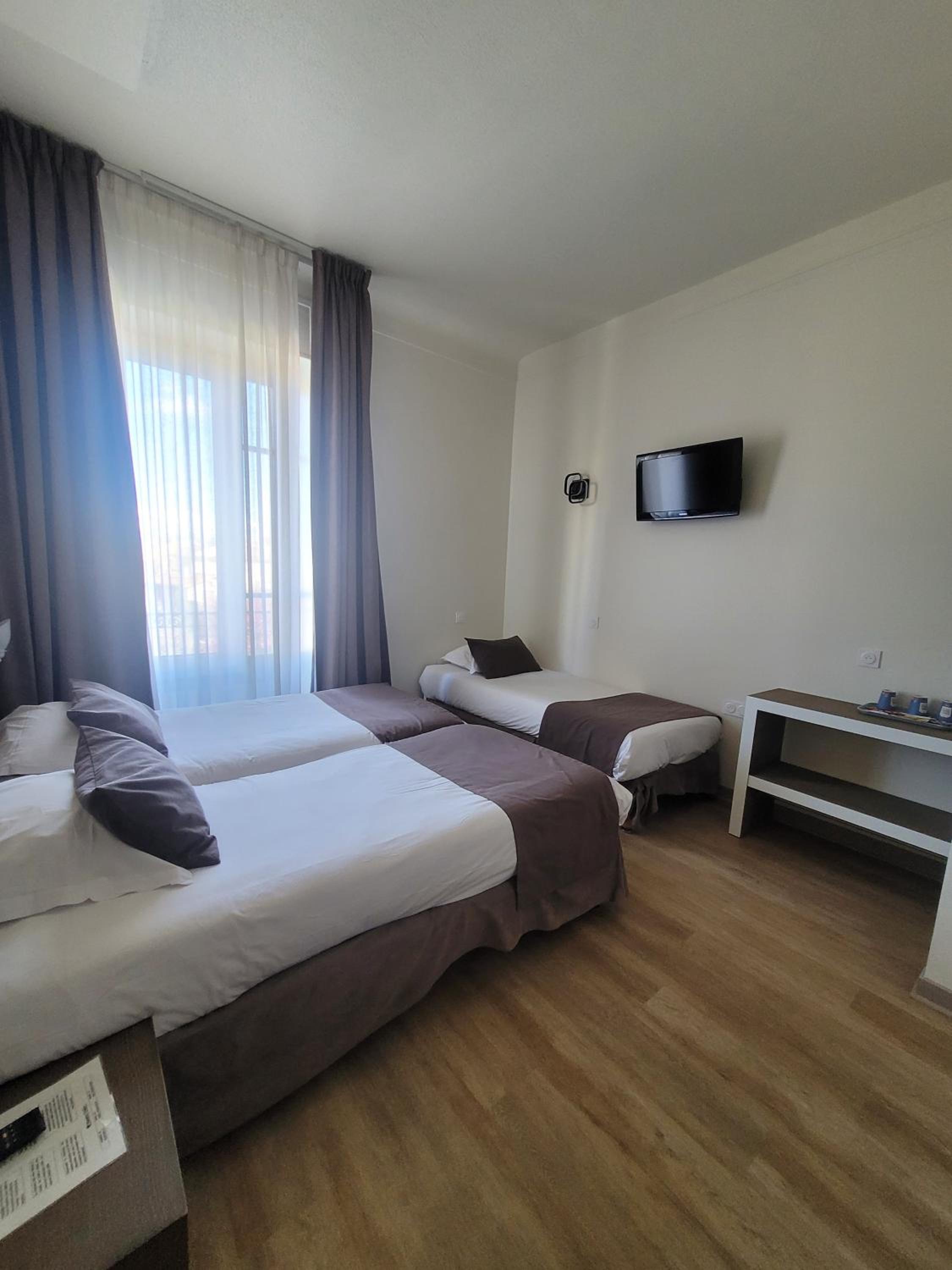 Comfort Triple Room - Photo 26