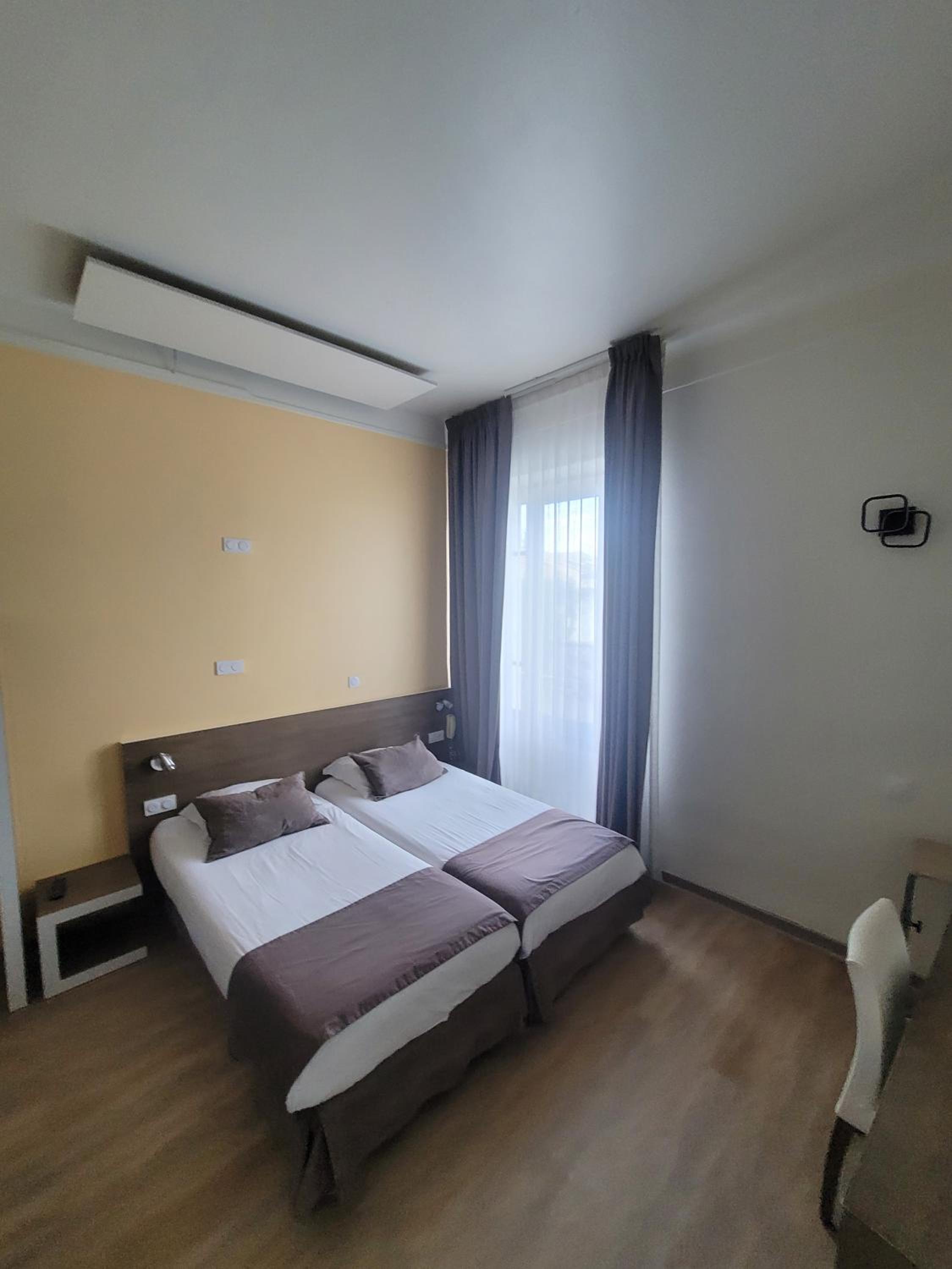 Twin Room - Photo 103
