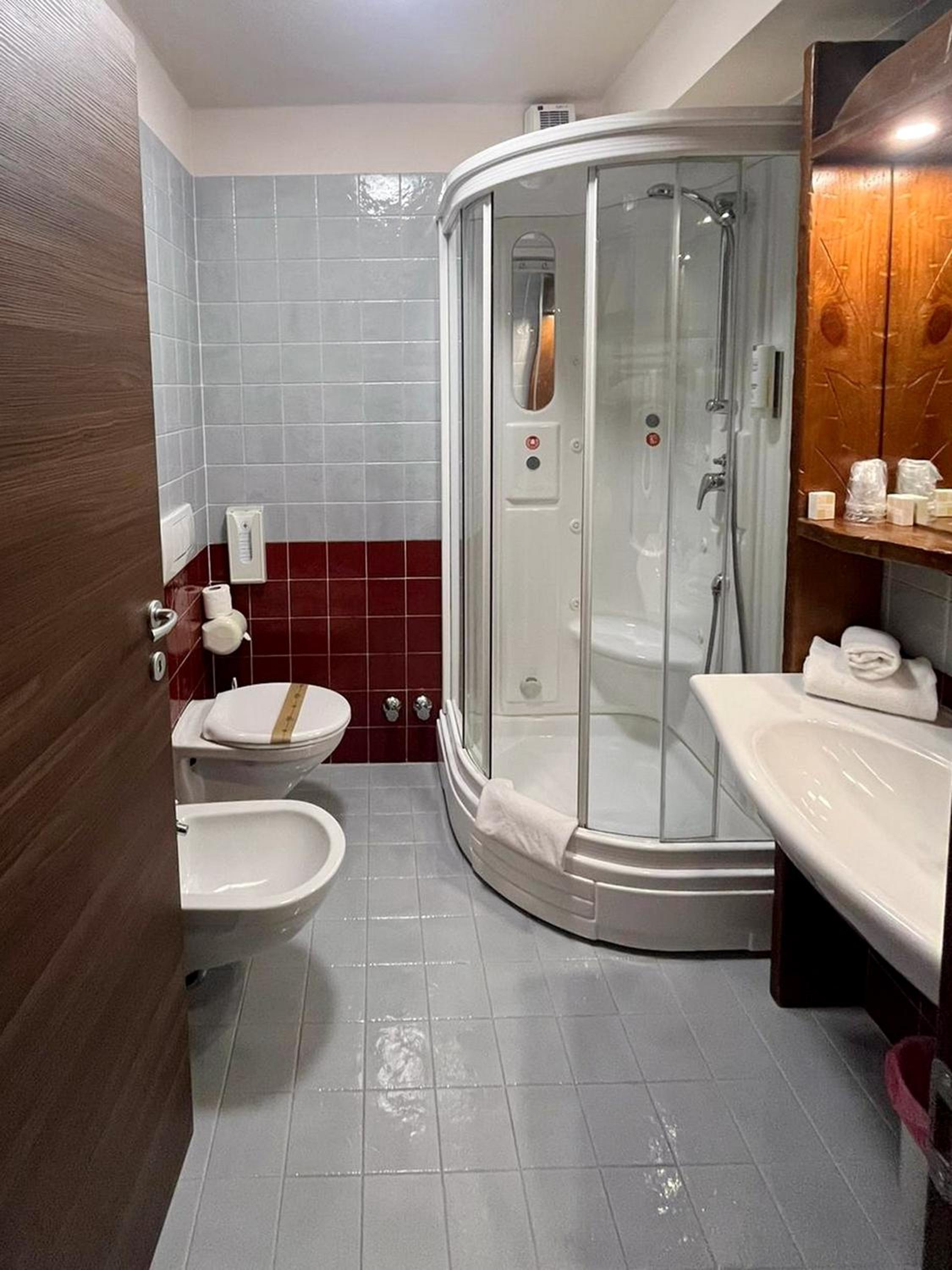 Superior Double Room with Balcony - Photo 6