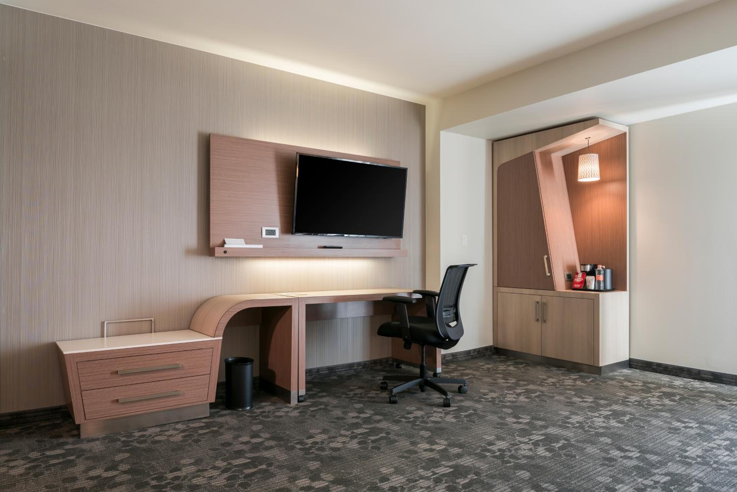 Deluxe King Room photo 3