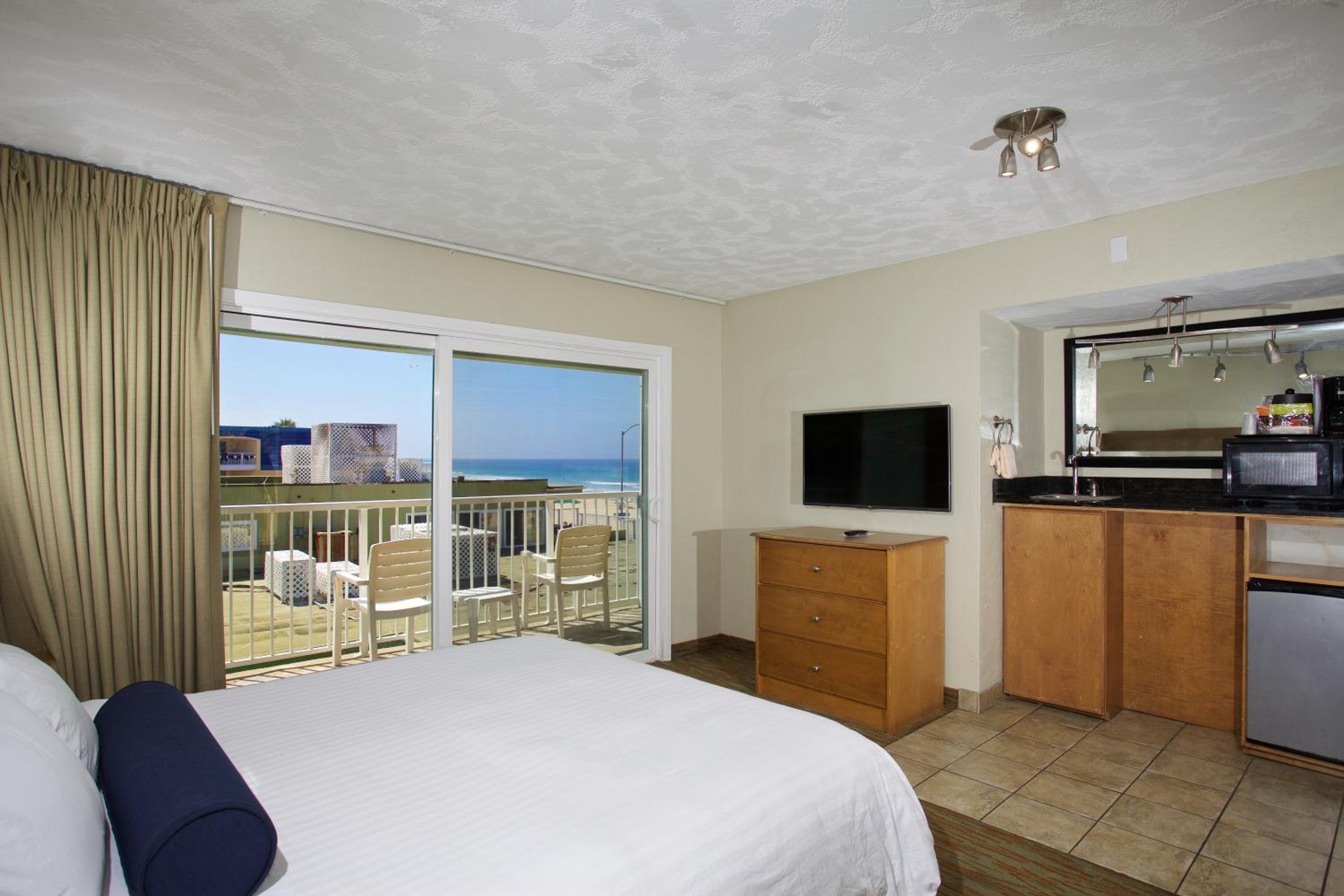 Junior Suite with Ocean View - Photo 7