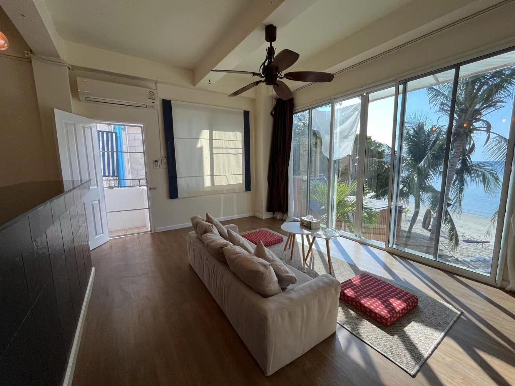 Deluxe Suite with Sea View