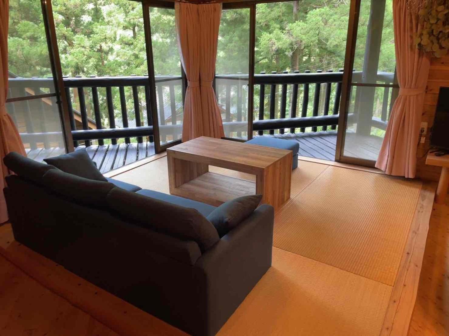 One-Bedroom House photo 1