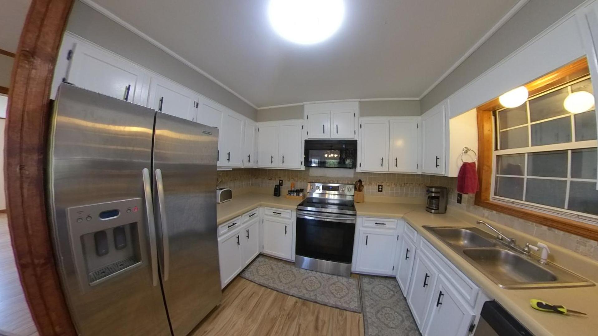 Five-Bedroom House photo 2