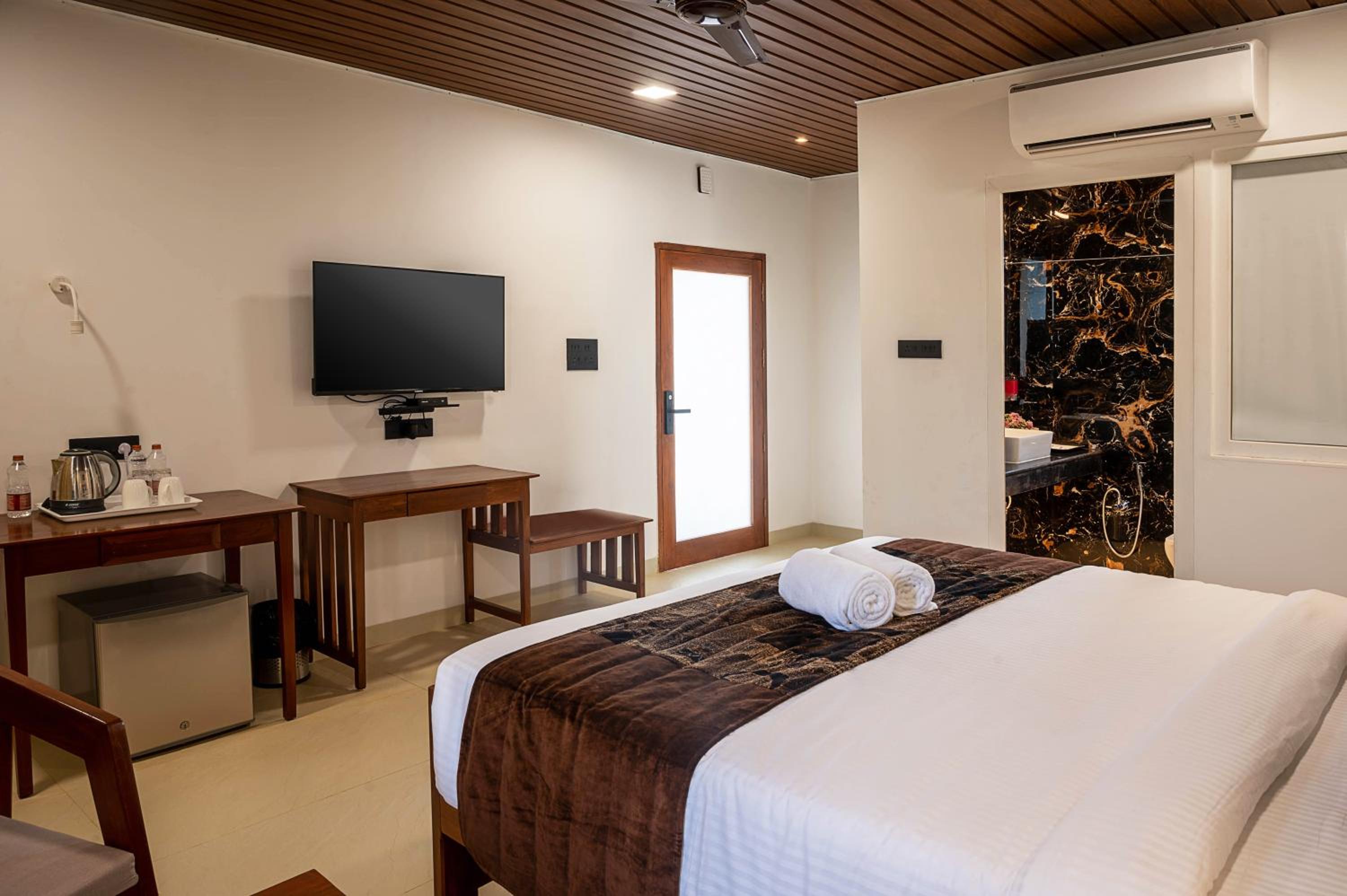 Double Room with Sea View photo 2