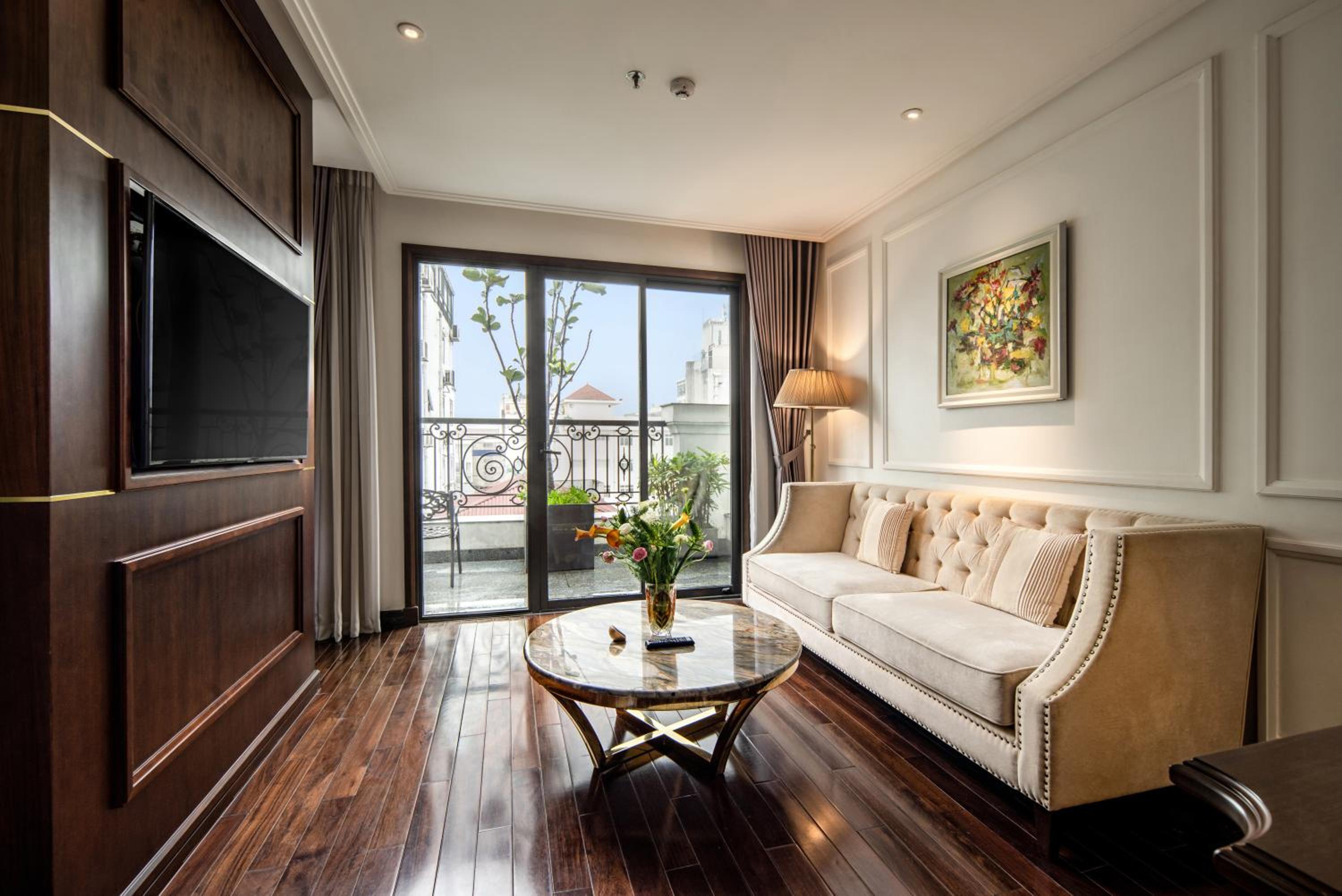 Anatole Terrace suite