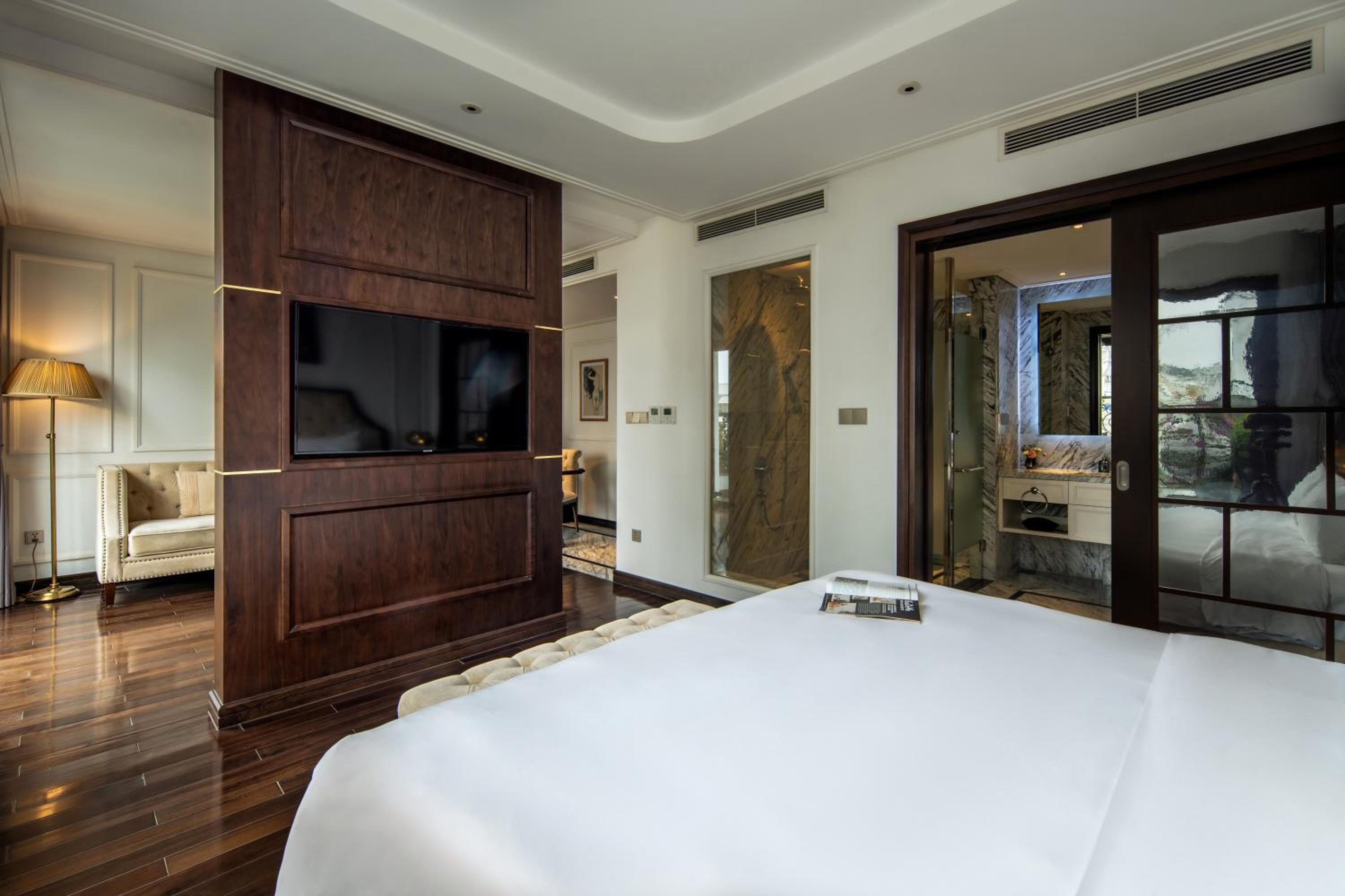 Anatole Balcony Suite photo 3