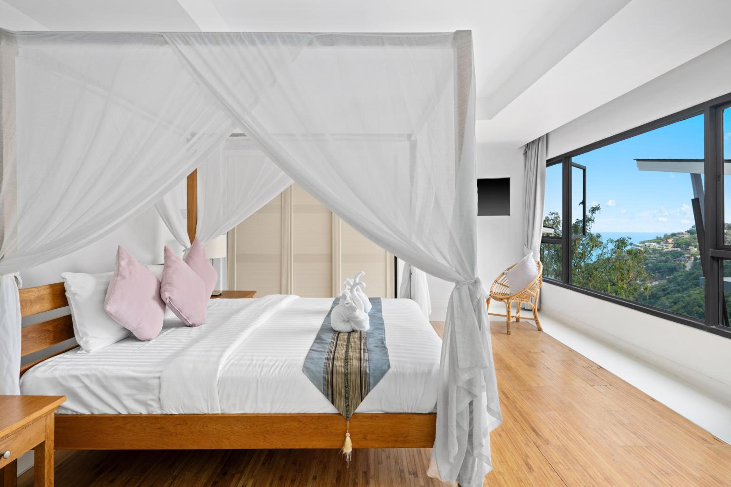 Three-Bedroom Villa photo 3